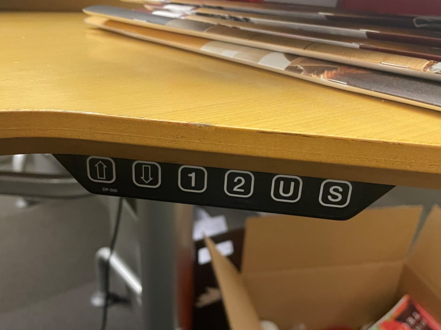 Office workstations 3 pcs, raise and lower desks PS Auction We