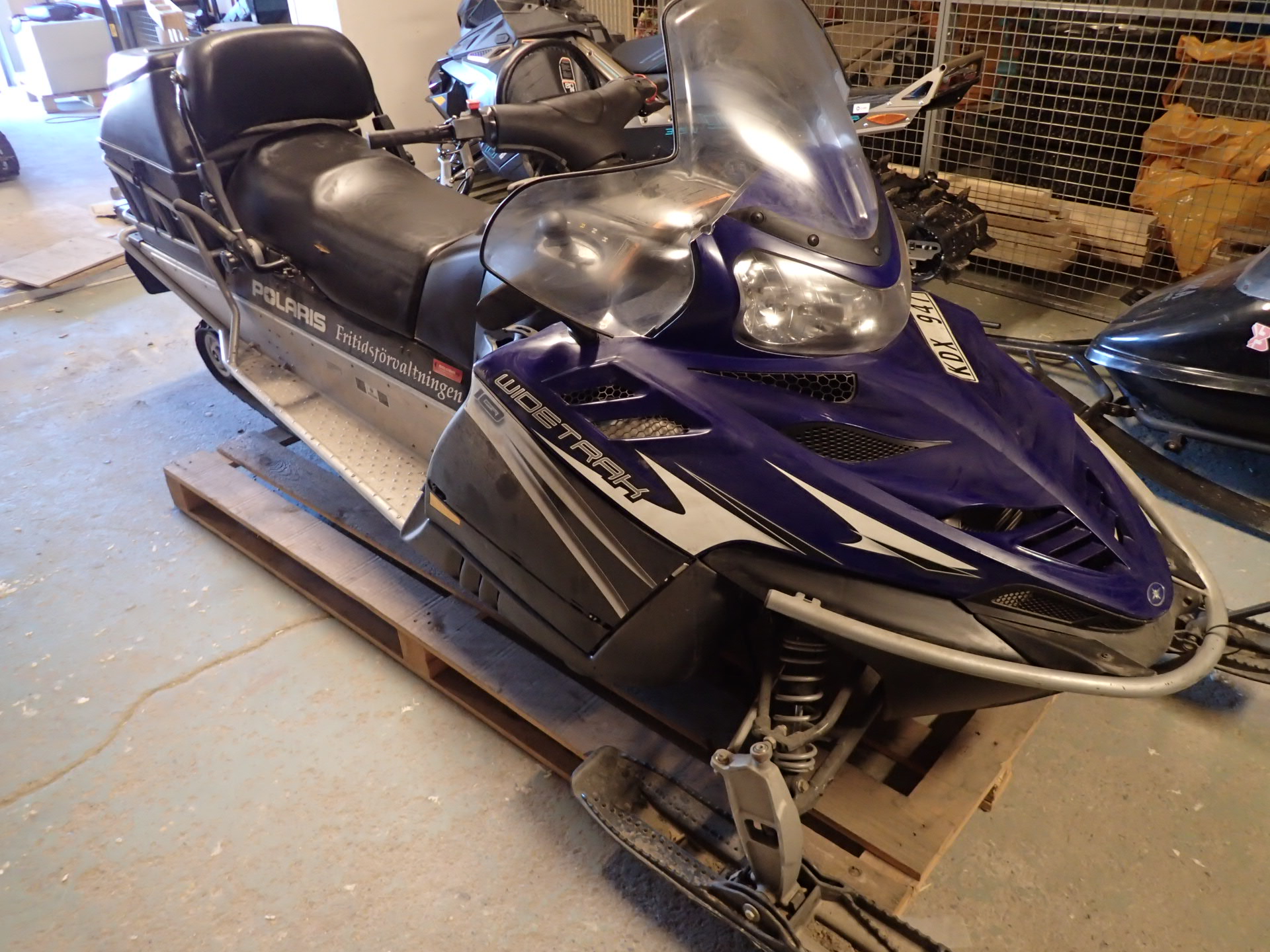 Snowmobile Polaris Widetrak IQ -09 KDX947 (repo item) - PS