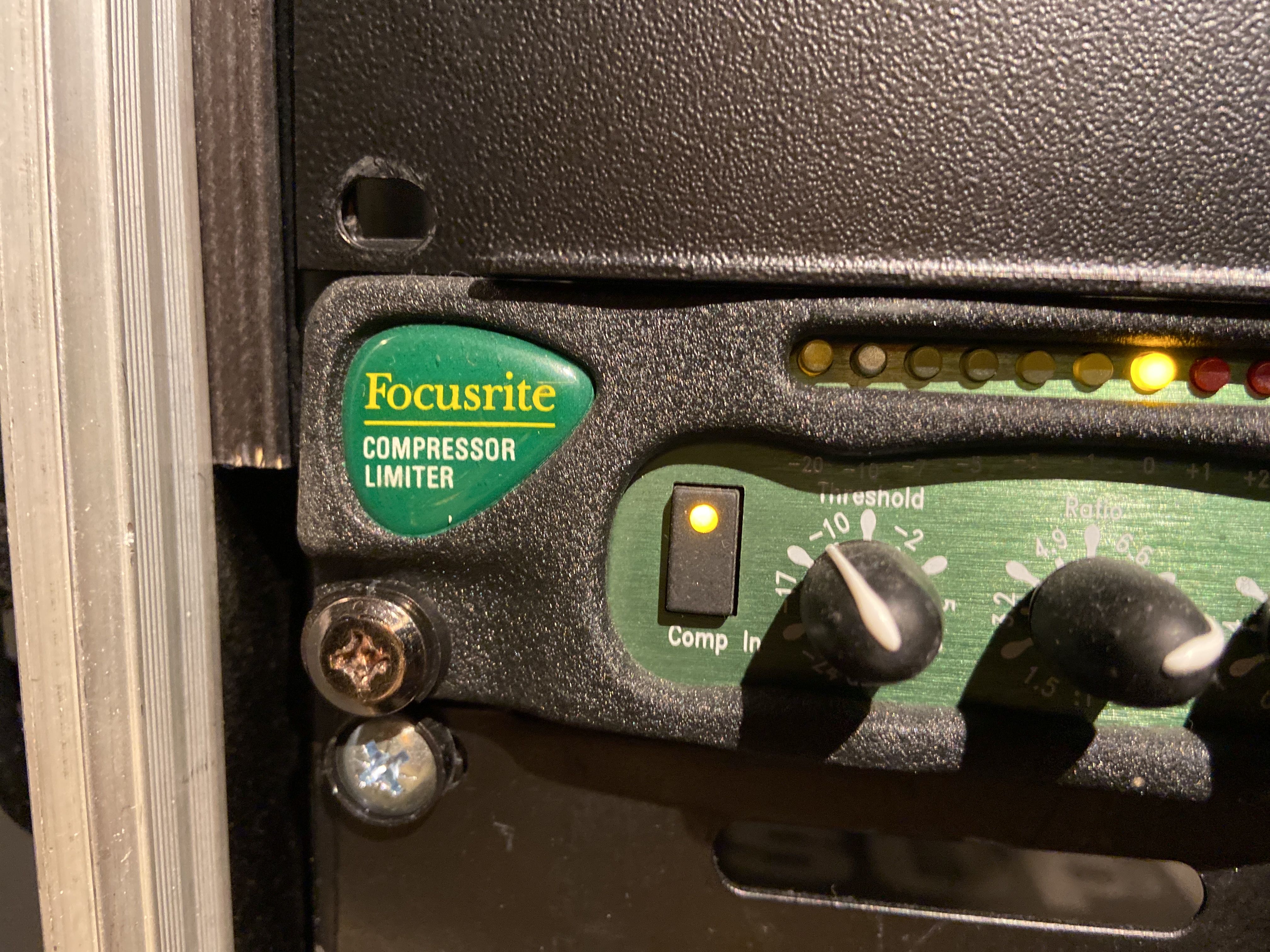 Focusrite Voicemaster Green – Préampli Voix Avec Compresseur, EQ Et Dé-esser – Occasion