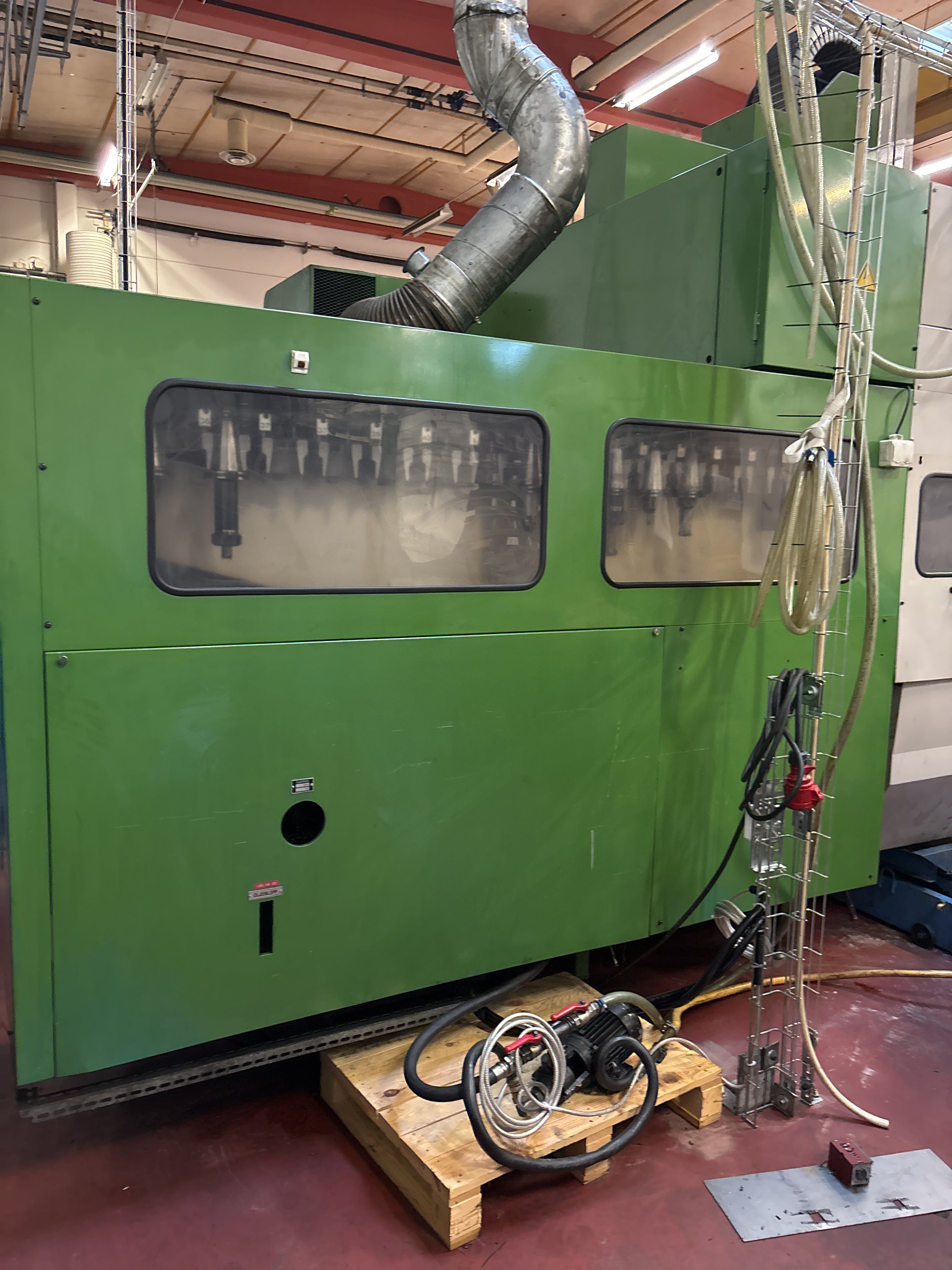 Machining center - Mazak AJV-25/405 - PS Auction - We value the