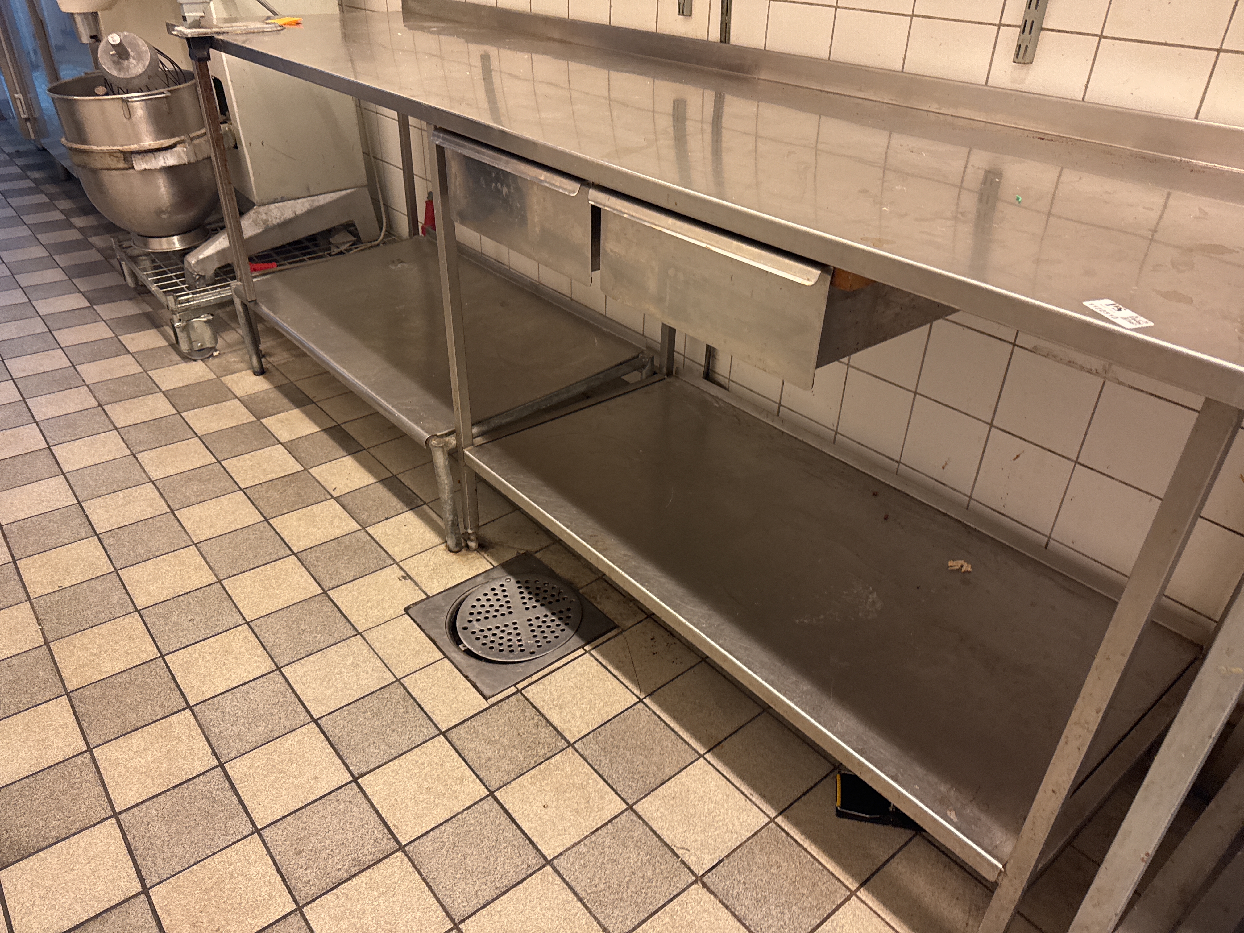 Work bench 250 cm with drawers and under shelf - PS Auction - We value ...