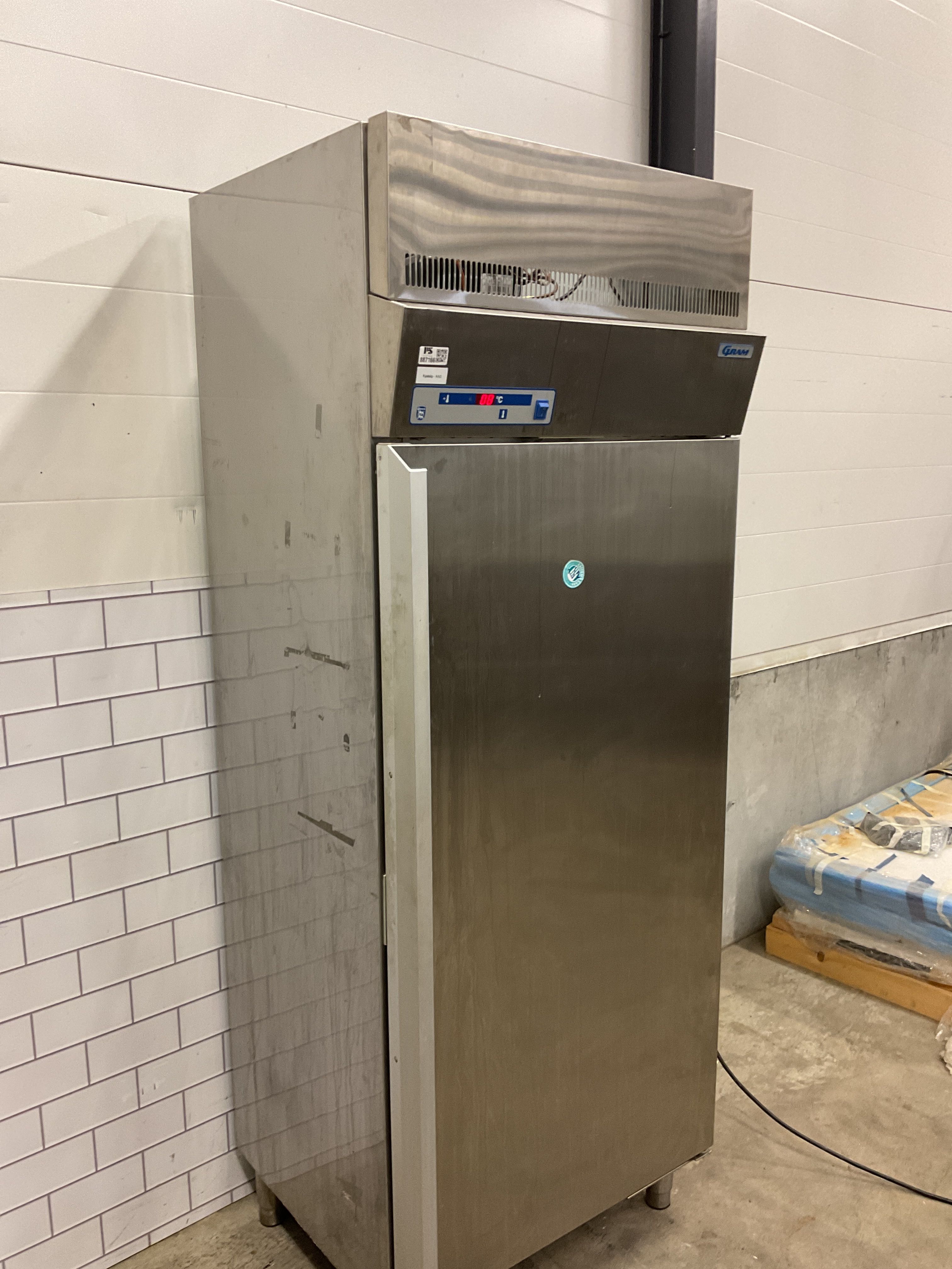 Refrigerator Gram PS Auction We value the future Largest in net