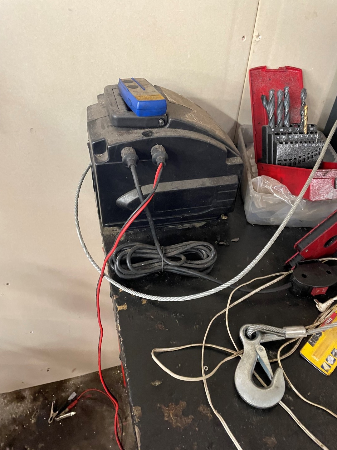 Workbench with content assortment drawers, vise, winch etc. PS