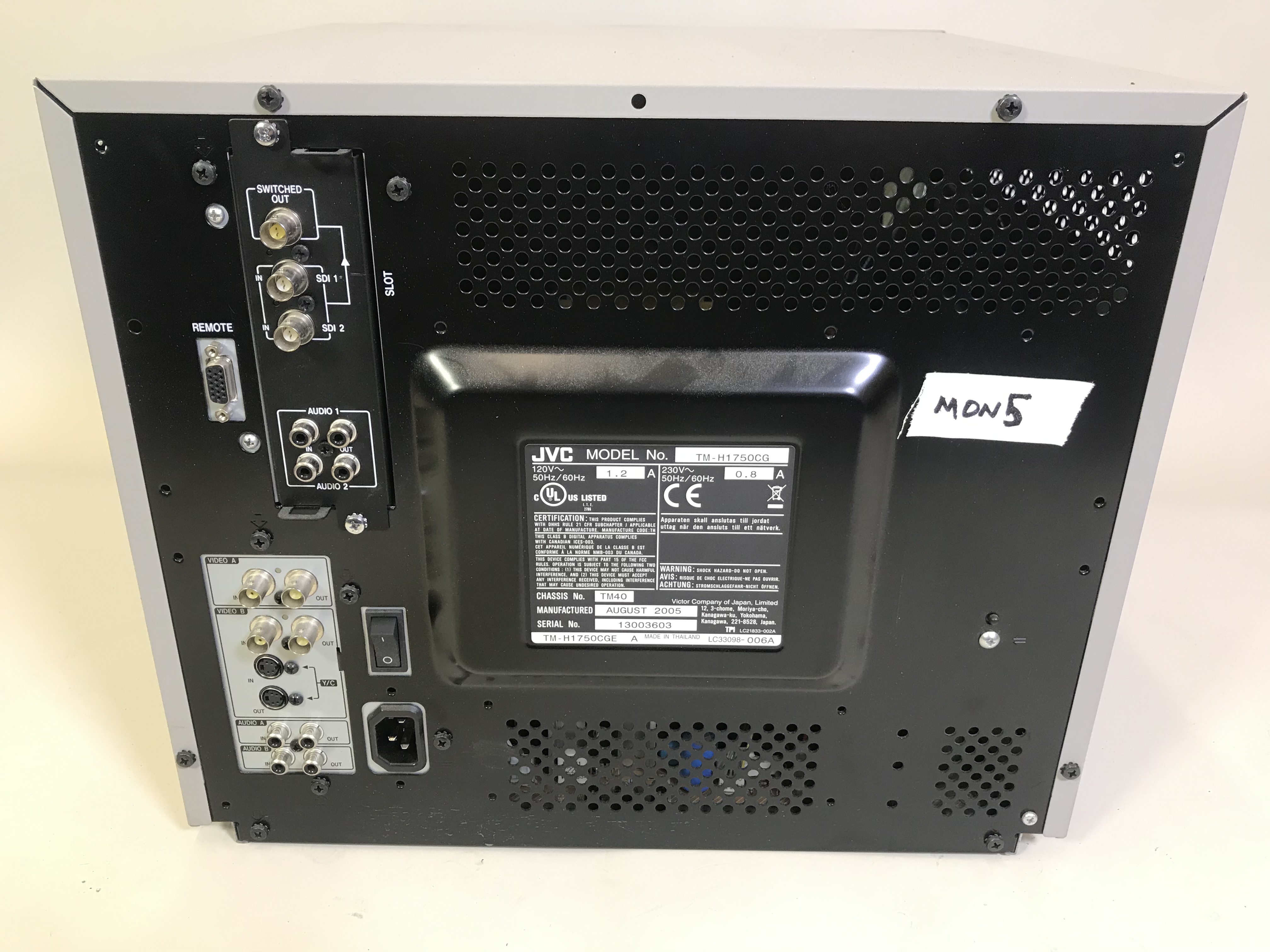 Moniteur JVC TM-H1750 17 Pouces à Tube – SDI – Parfait Pour Le Retrogaming