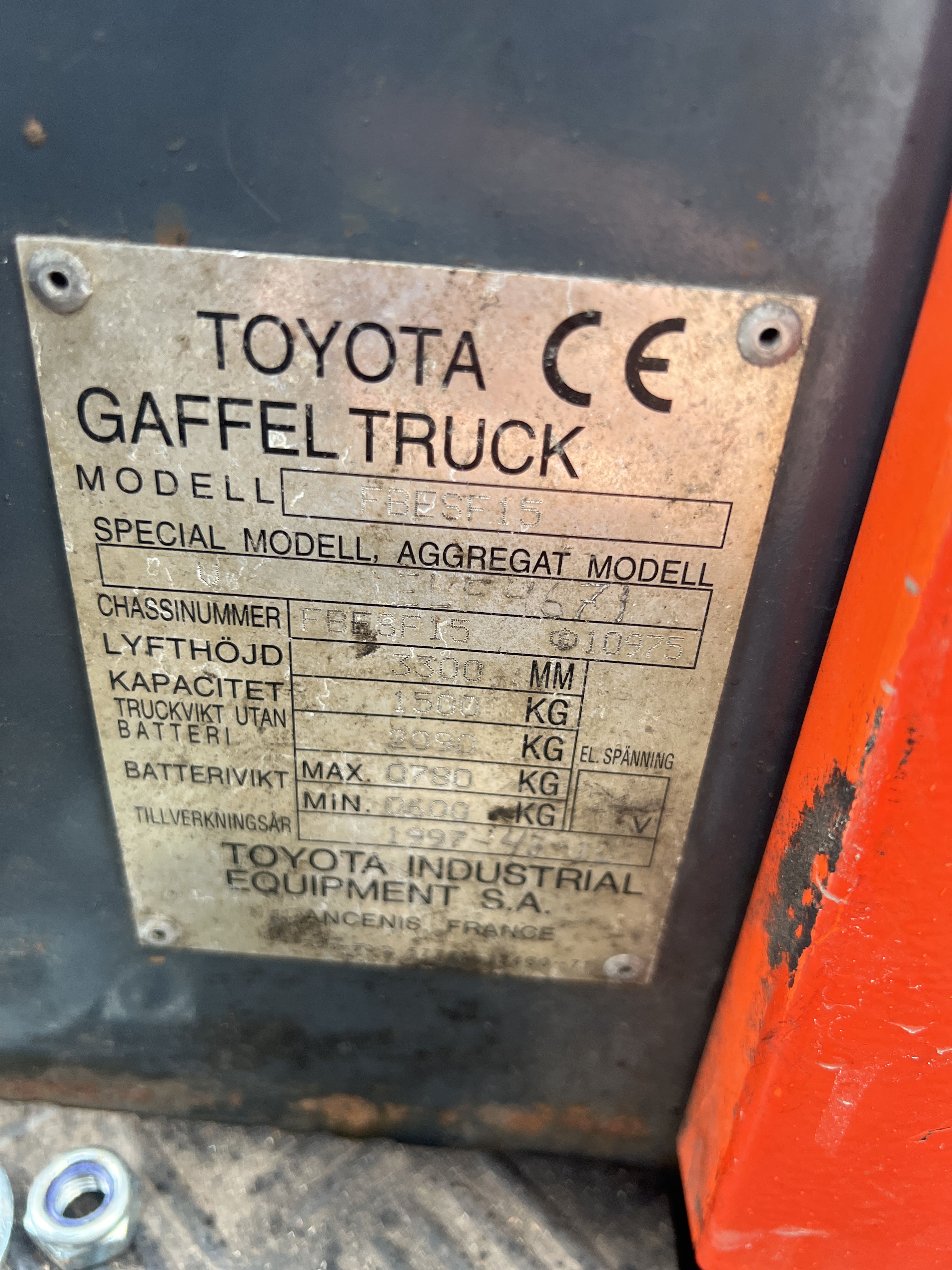 truck-toyota-fbesf-15-1997-17600h-auktioner-online