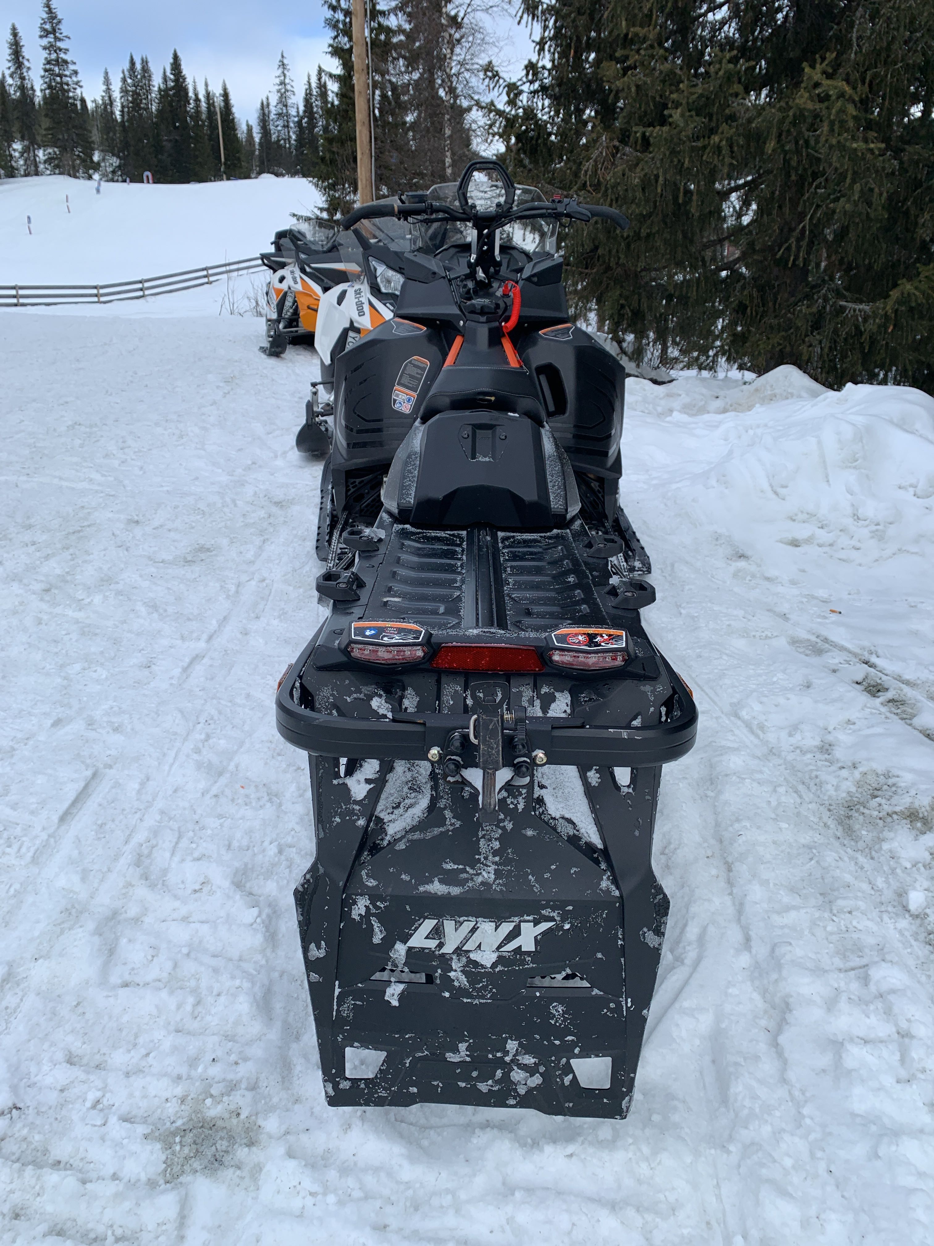 Snowmobile Lynx Xterrain STD 3700 600EFI - PS Auction - We value
