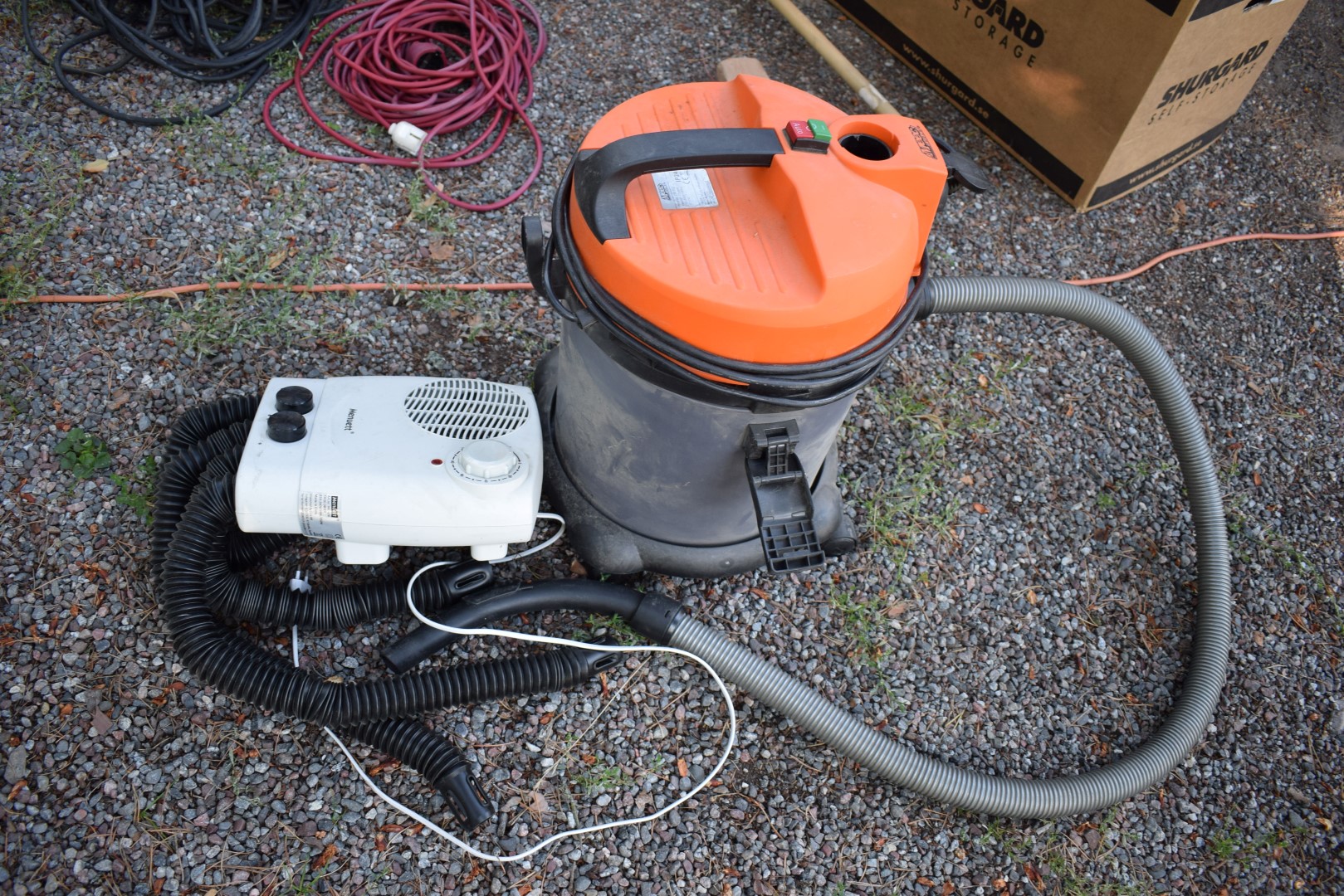 Vacuum cleaner Meec, and shoe / boot dryer PS Auction We value the