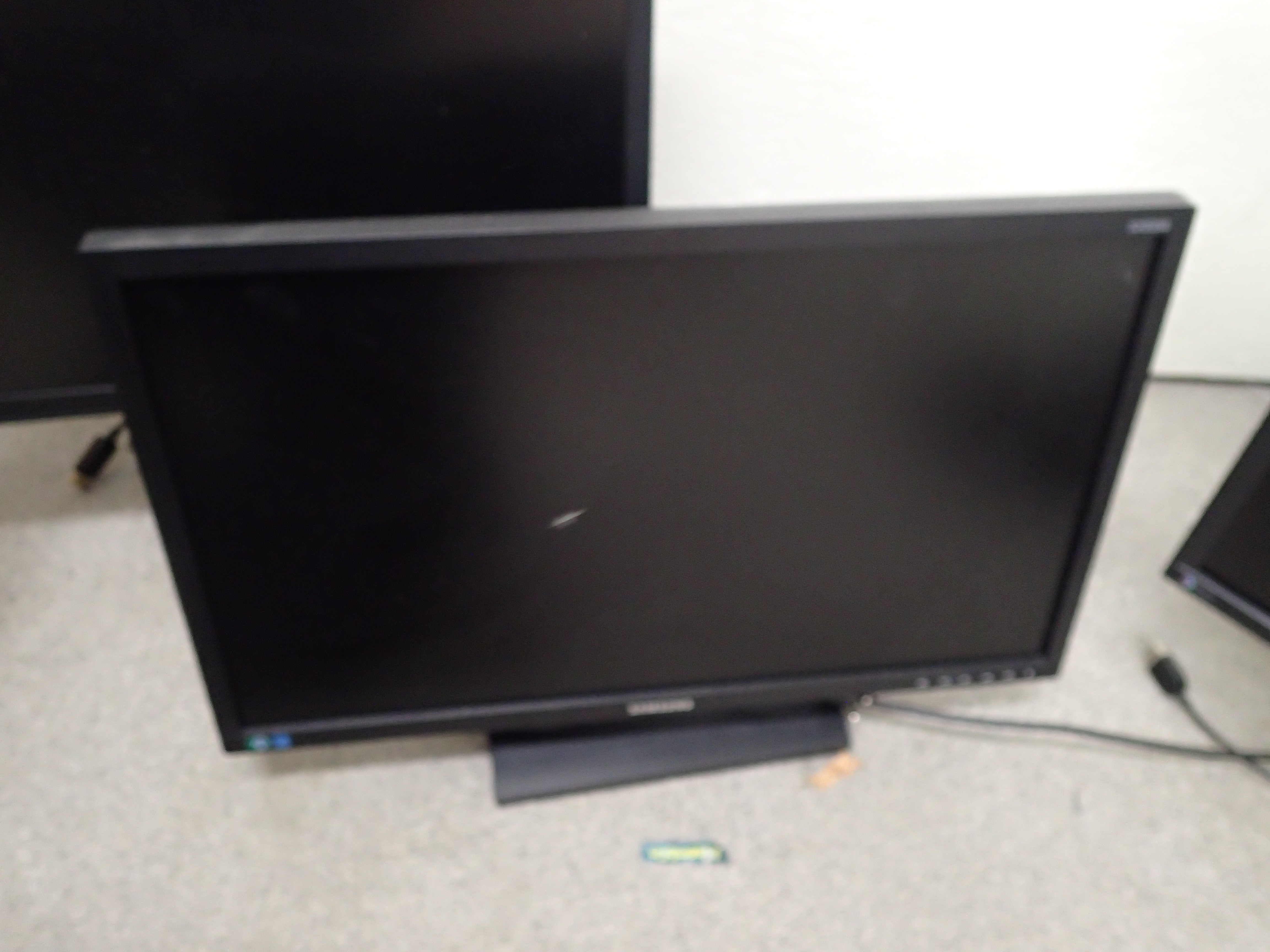 Computer screens - PS Auction - We value the future - Largest in net ...