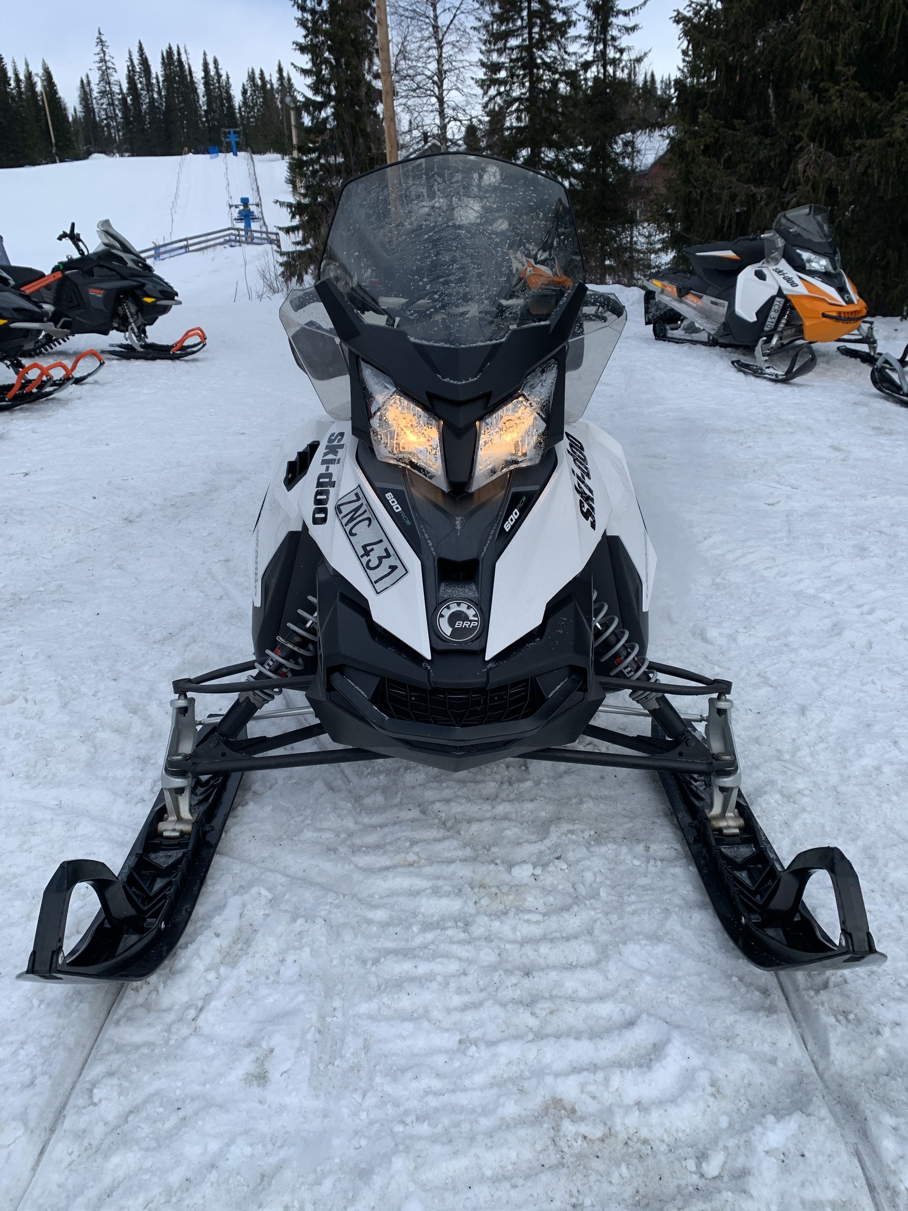 Snowmobile Ski-Doo Grand Touring SPORT 600 ACE -2019 - PS Auction