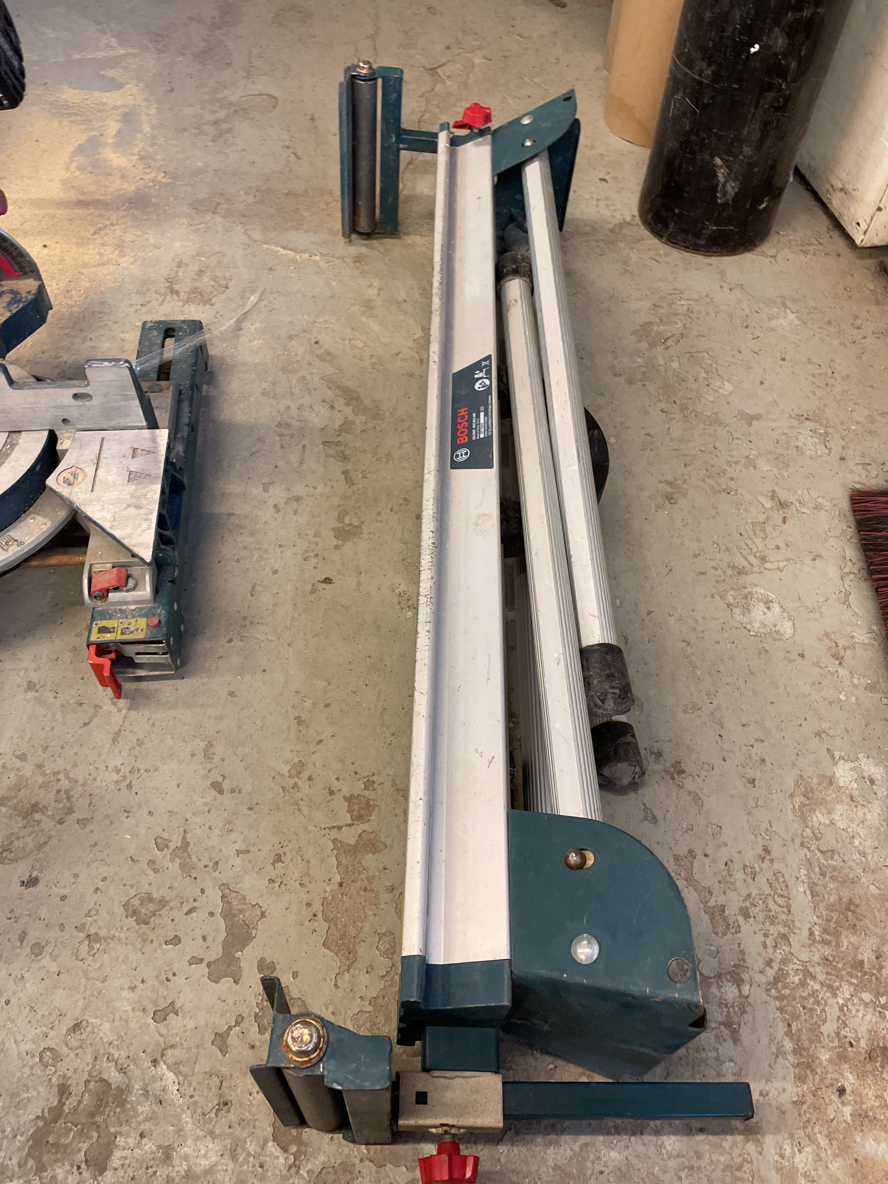 Miter and miter saw Bosch GCM8 with saw table PS Auction We value