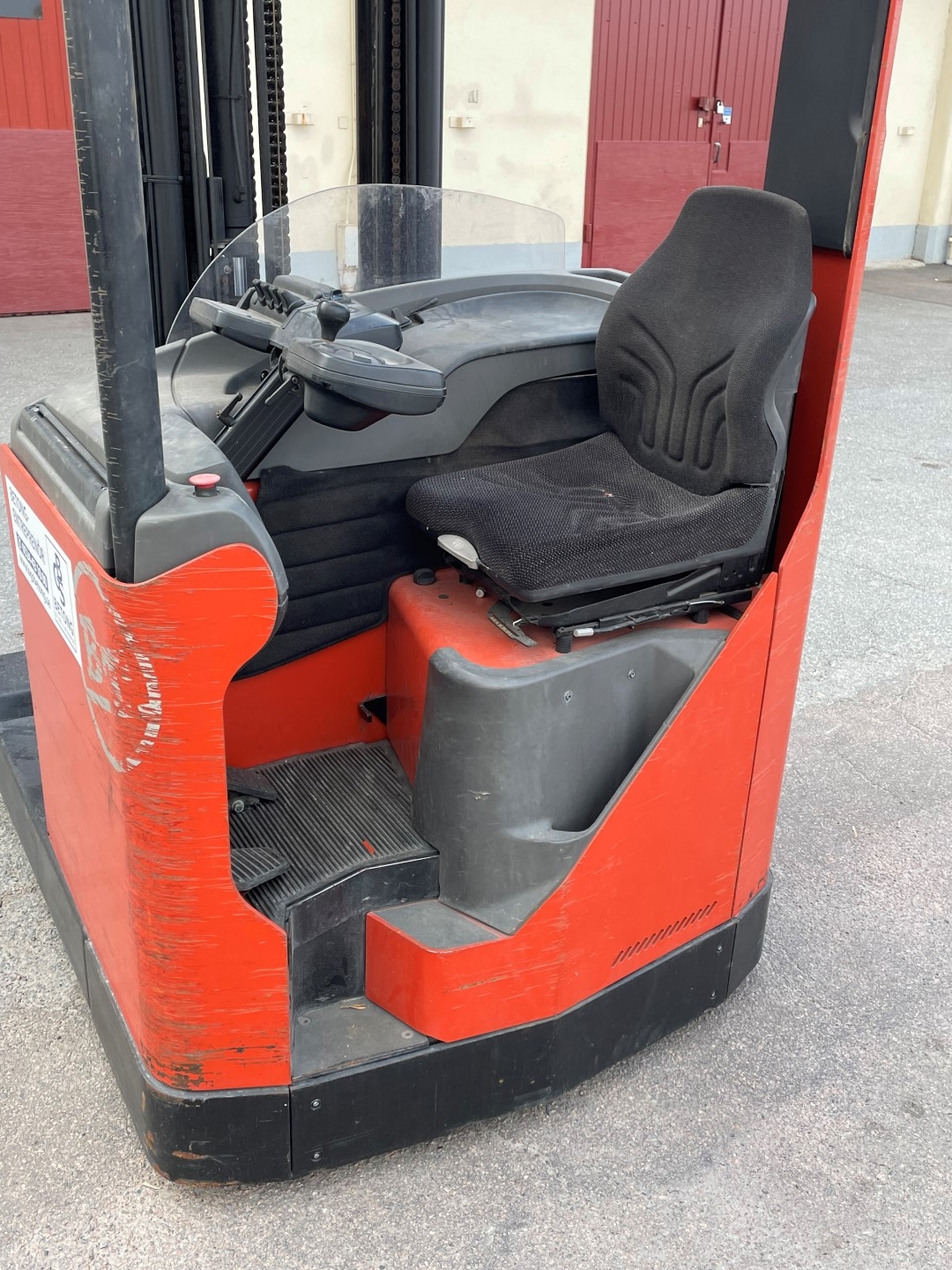 Sliding frame truck with charger BT RRB2 -2006 - PS Auction - We value ...