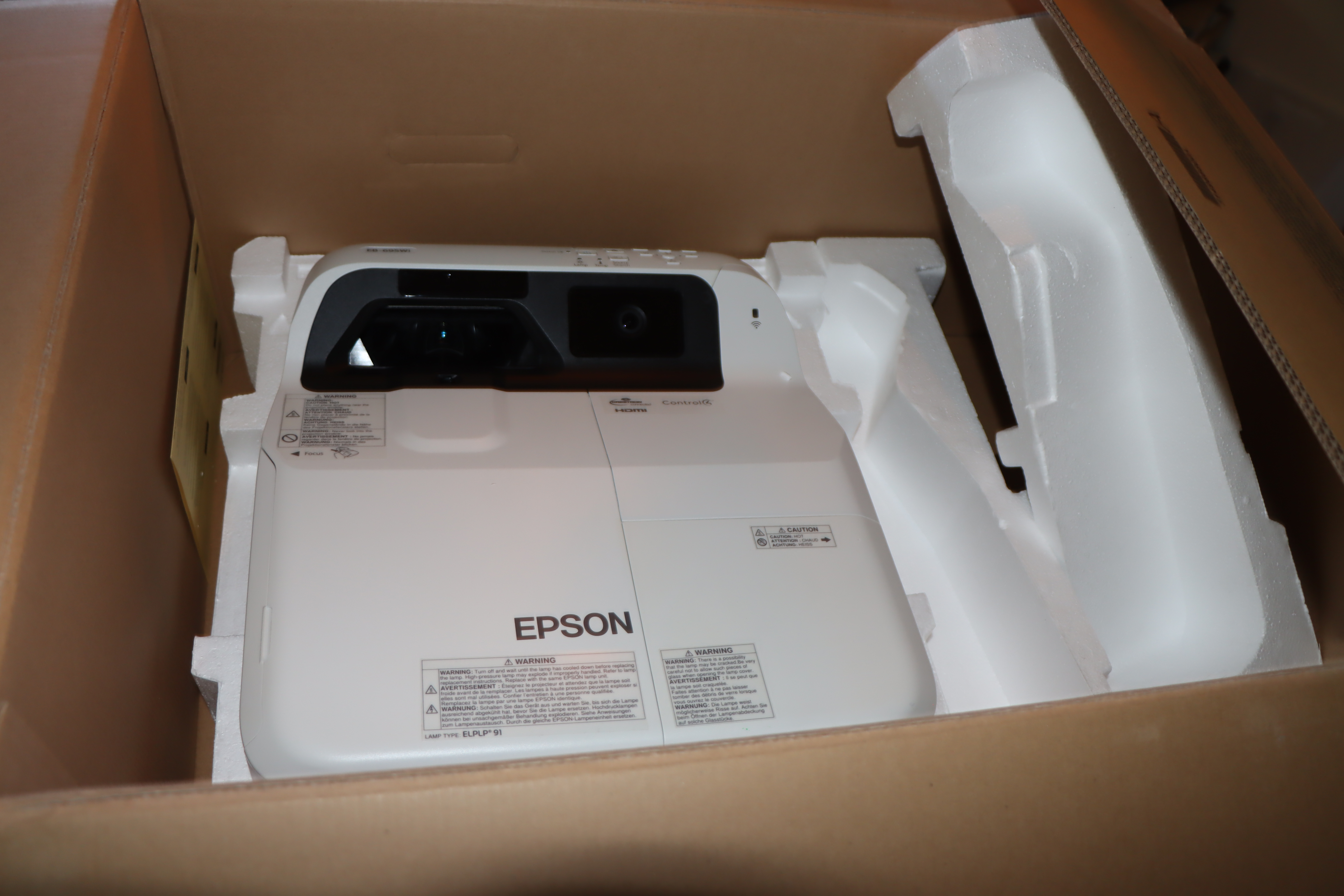 Projector Epson EB-695Wi - PS Auction - We value the future