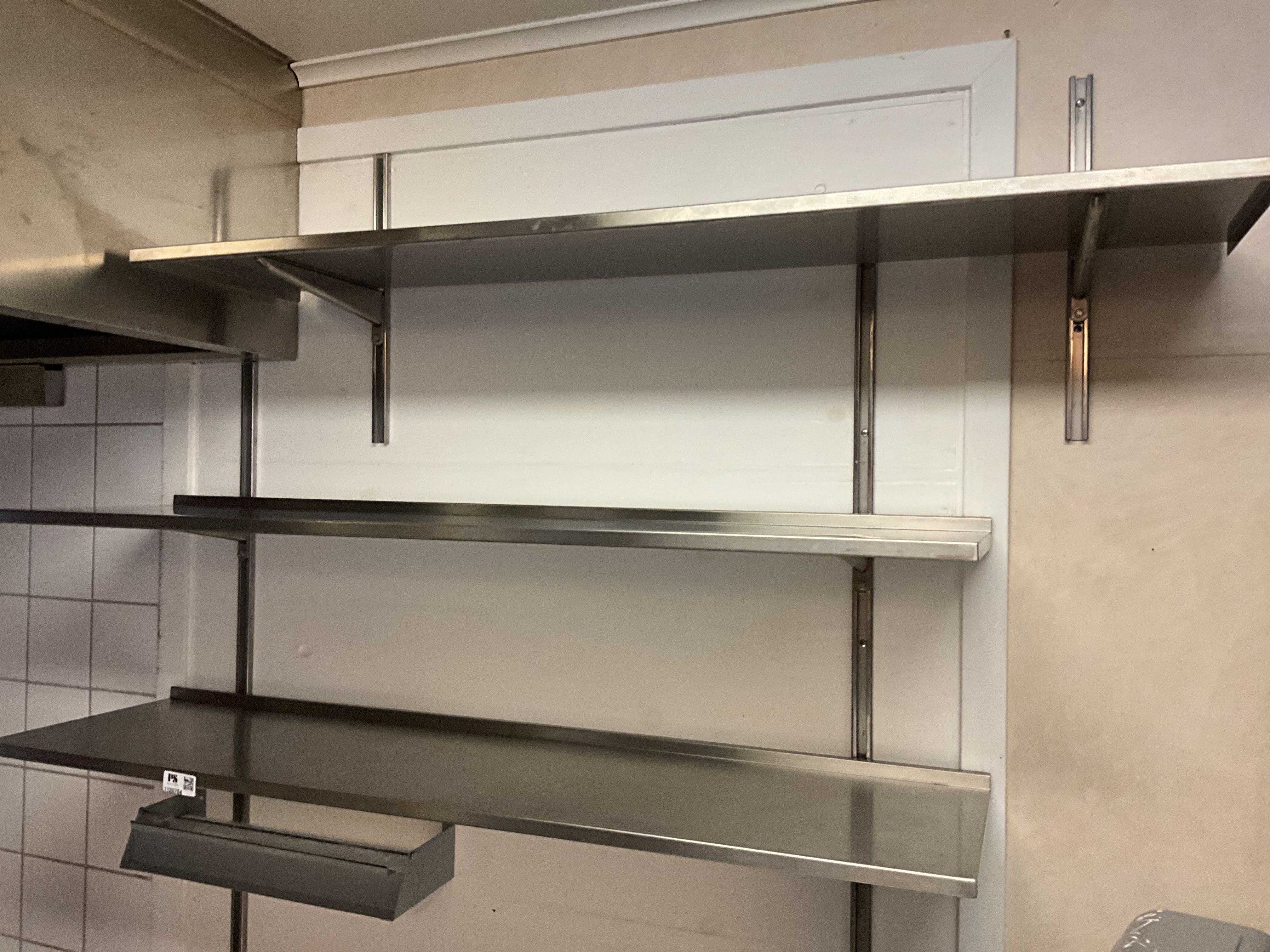 8-st-rostfria-hyllor-med-konsoler-auktioner-online-n-tauktioner