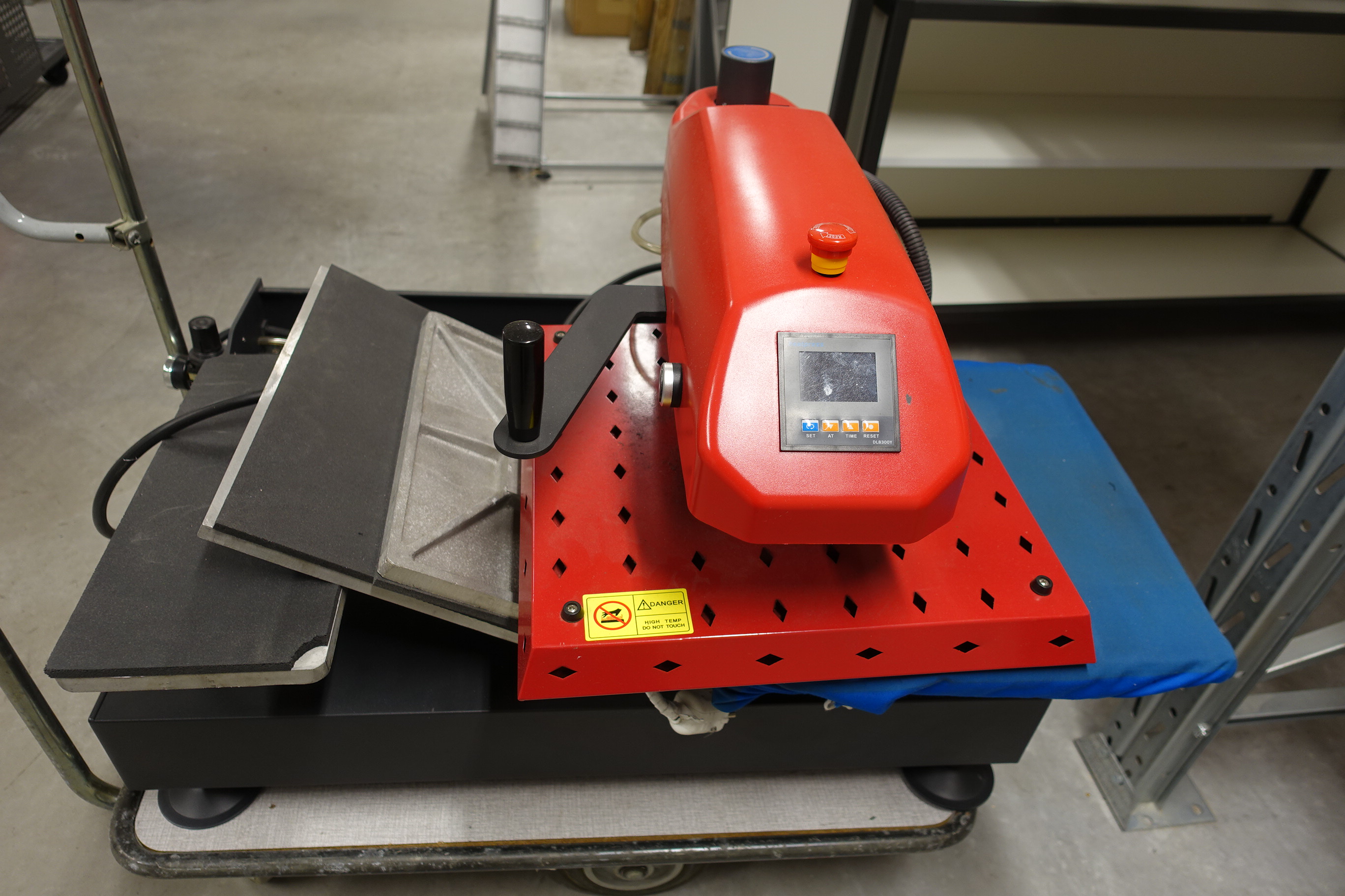 Heat press with material cart PS Auction We value the future