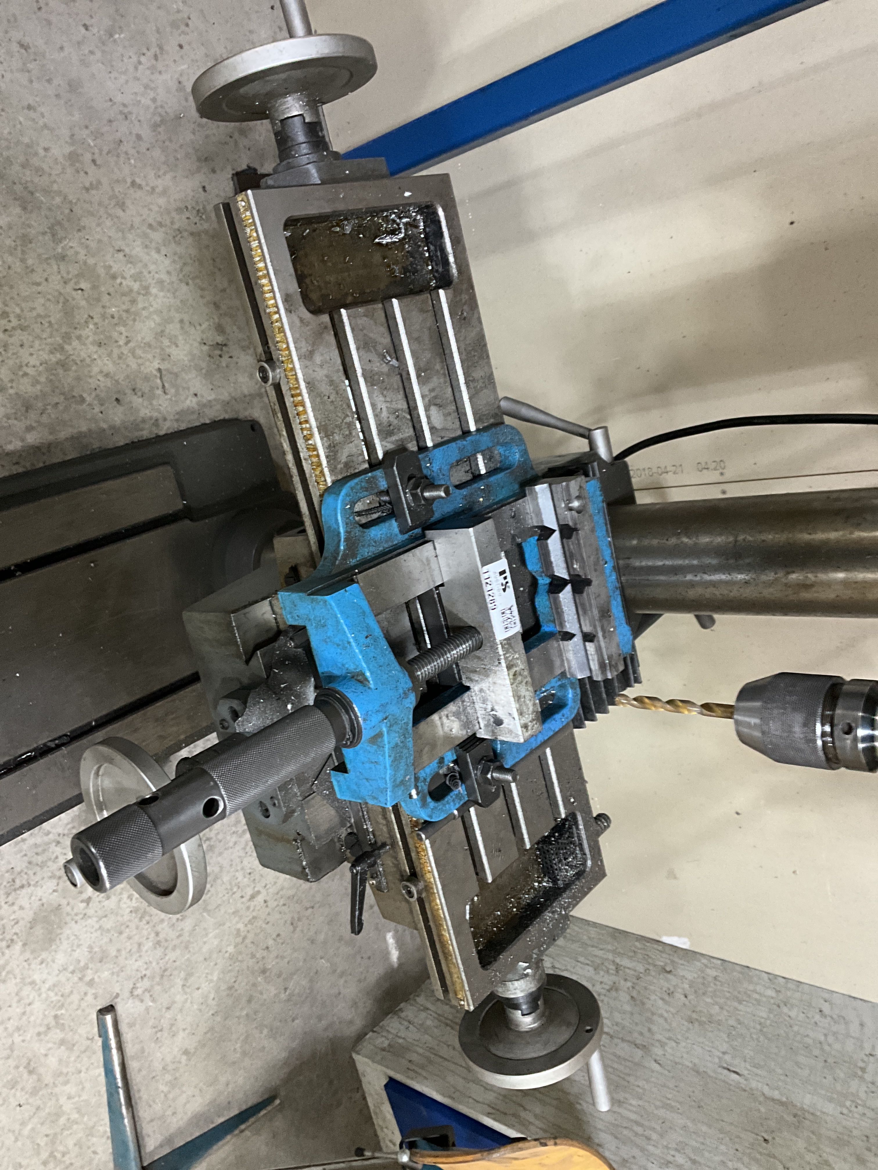 Pillar drill ZX 40H with accessories - PS Auction - We value the