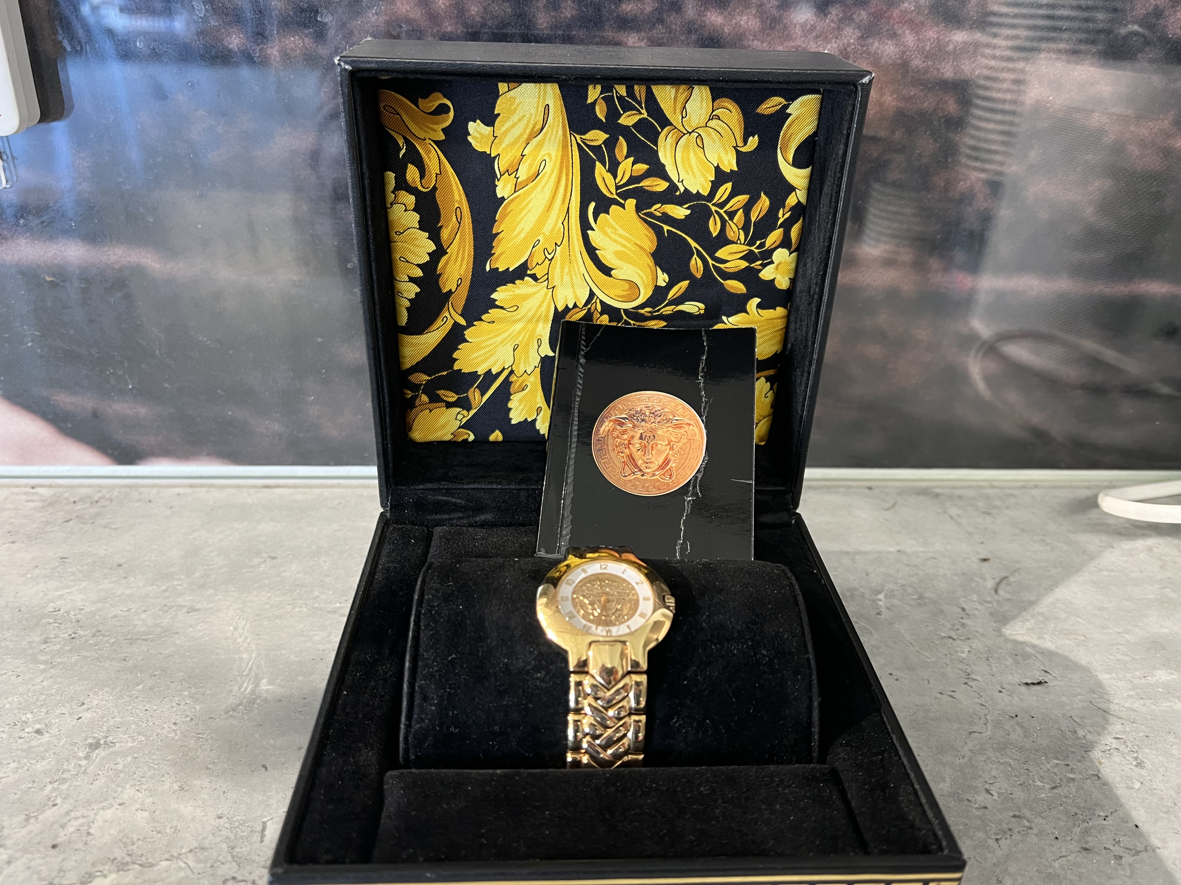 GIANNI VERSACE ゴールドメダリオン時計【不動】 Watch / wristwatch Gianni Versace Medusa Limited edition #013/500