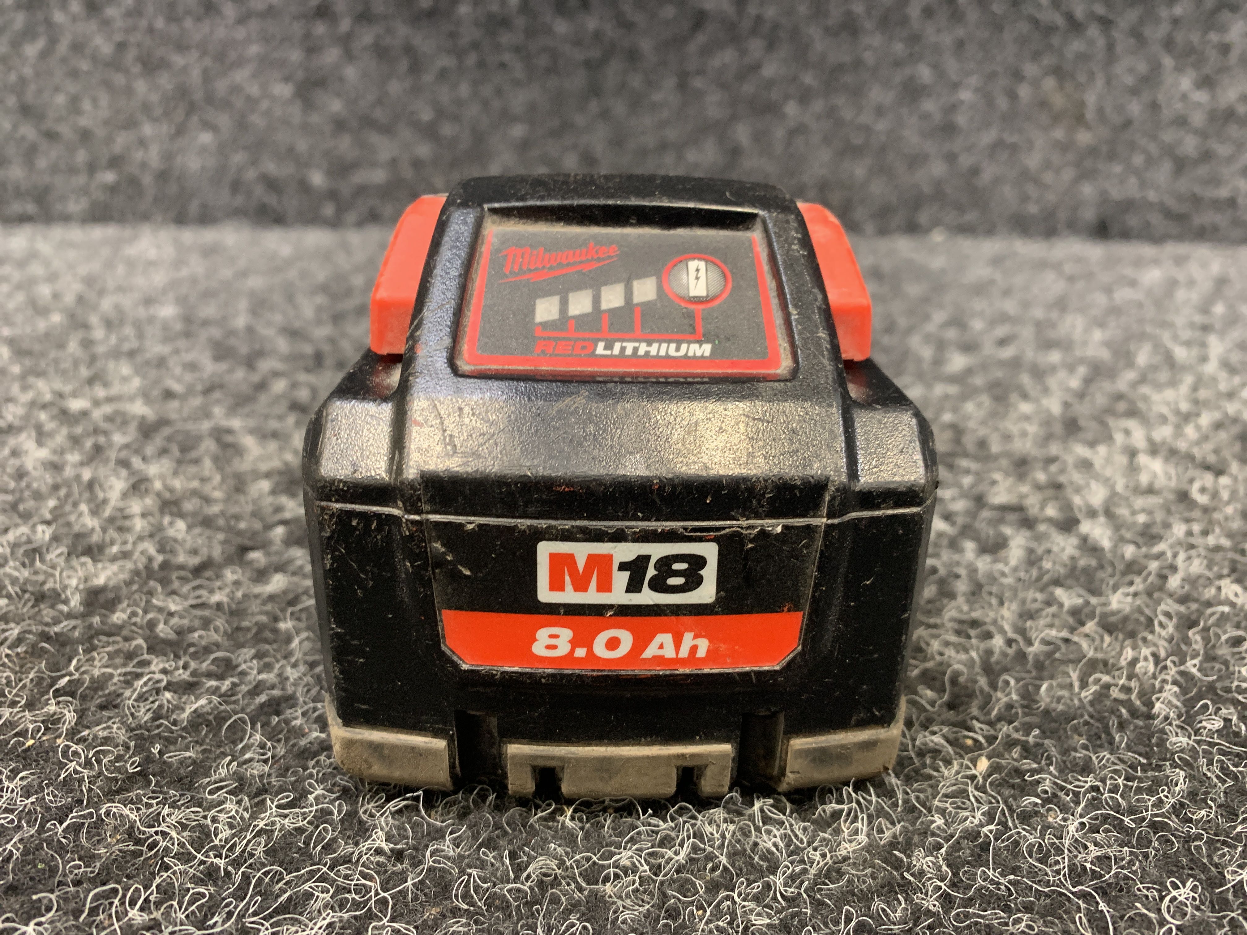 Battery Milwaukee M18 HB8 8.0Ah - PS Auction - We value the future 