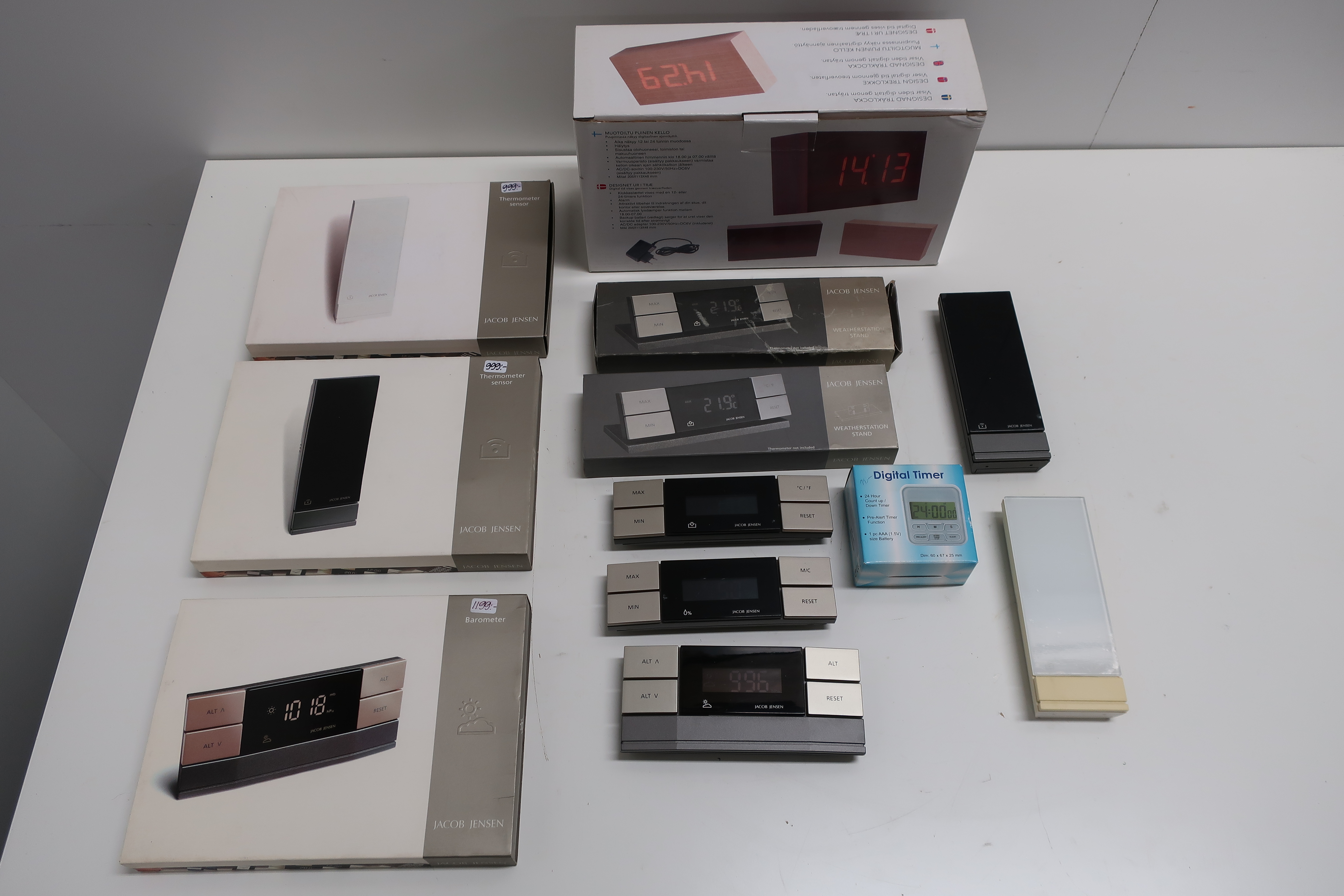 Weather station, watches and accessories. ps auction Stue asparagus