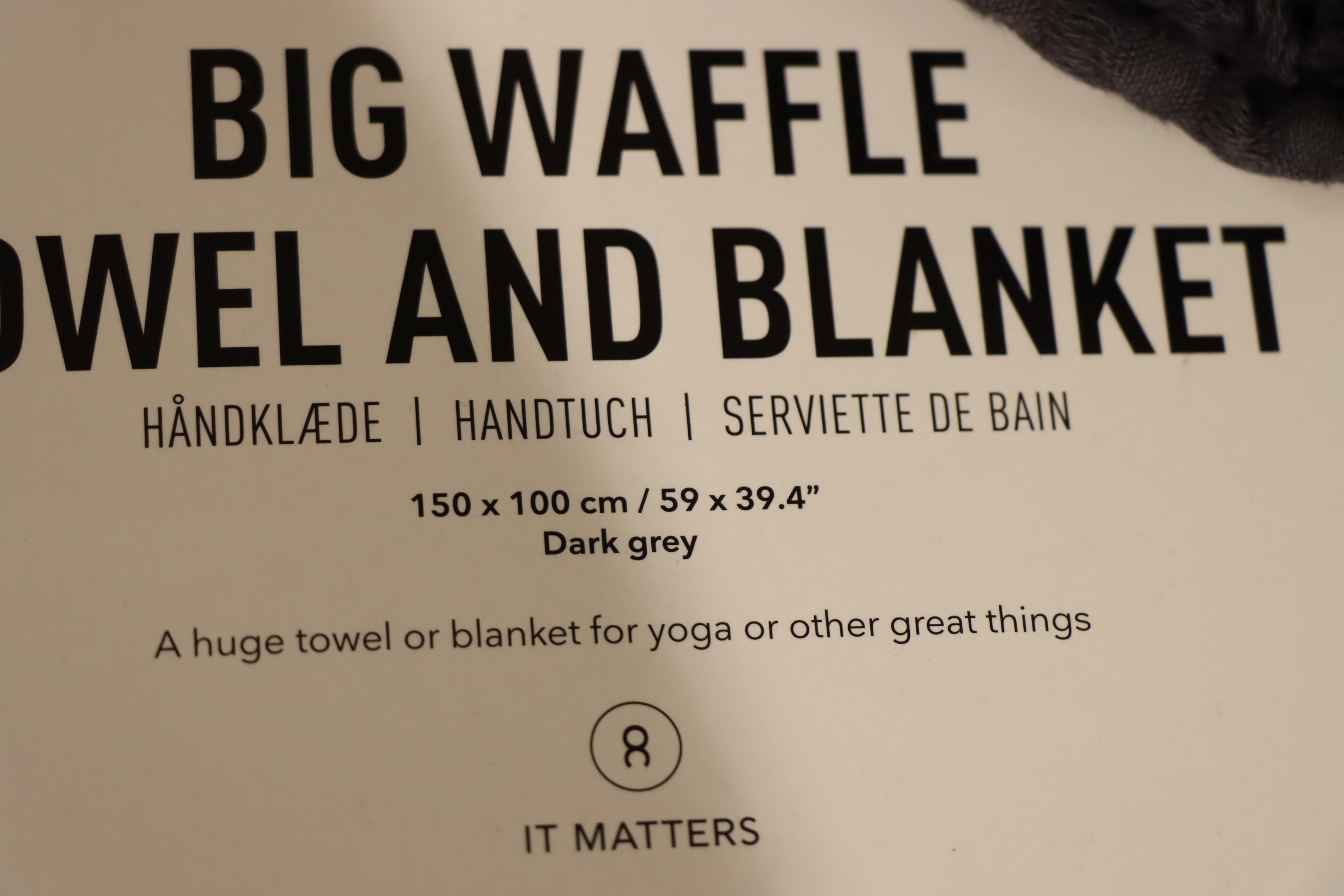 2 Big Waffle towels + 2 Big Waffle hand towels PS Auction We value