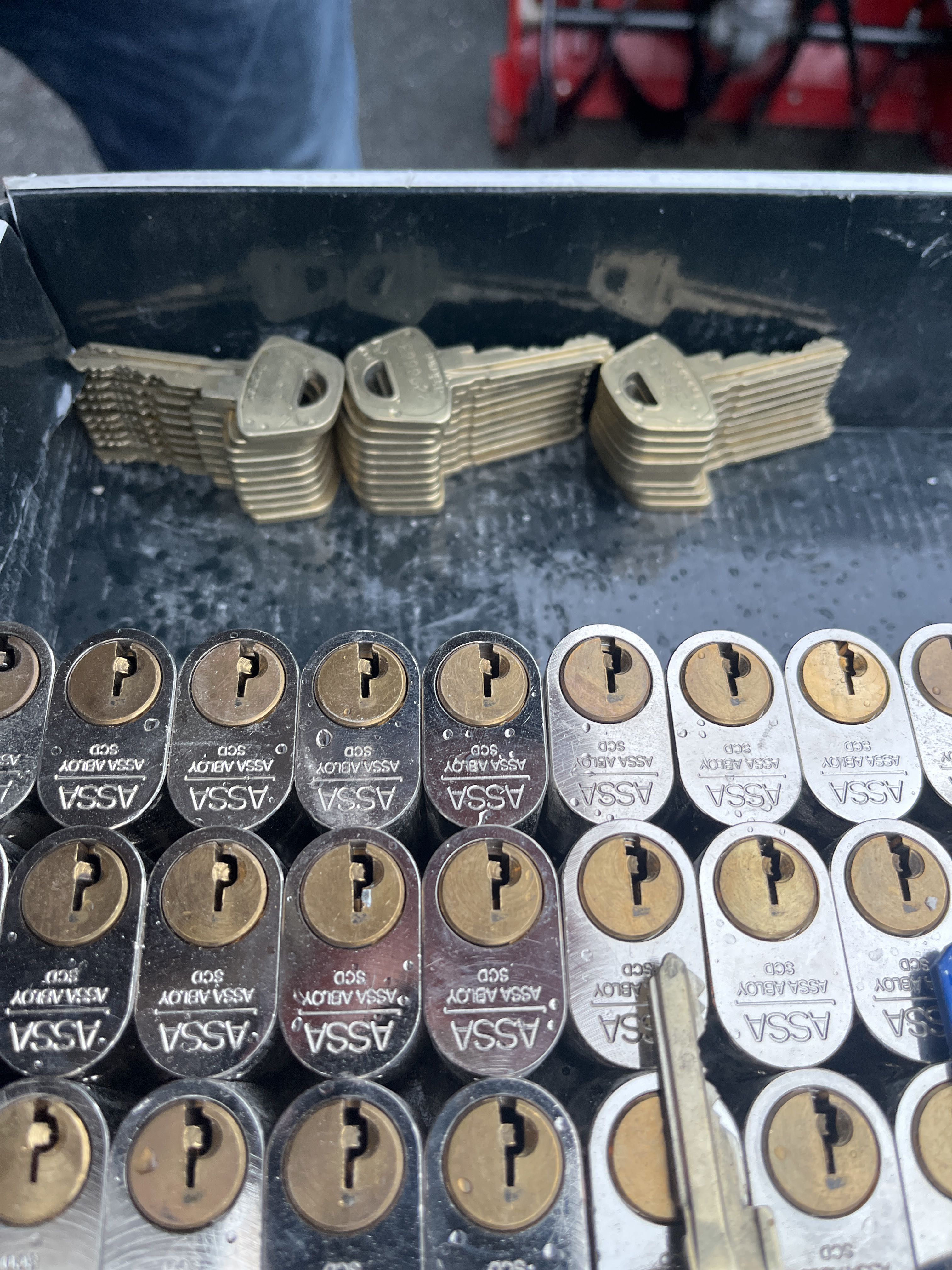 Låscylindrar ca 50 st med nycklar inkl. kodnyckel - ASSA SCD ...