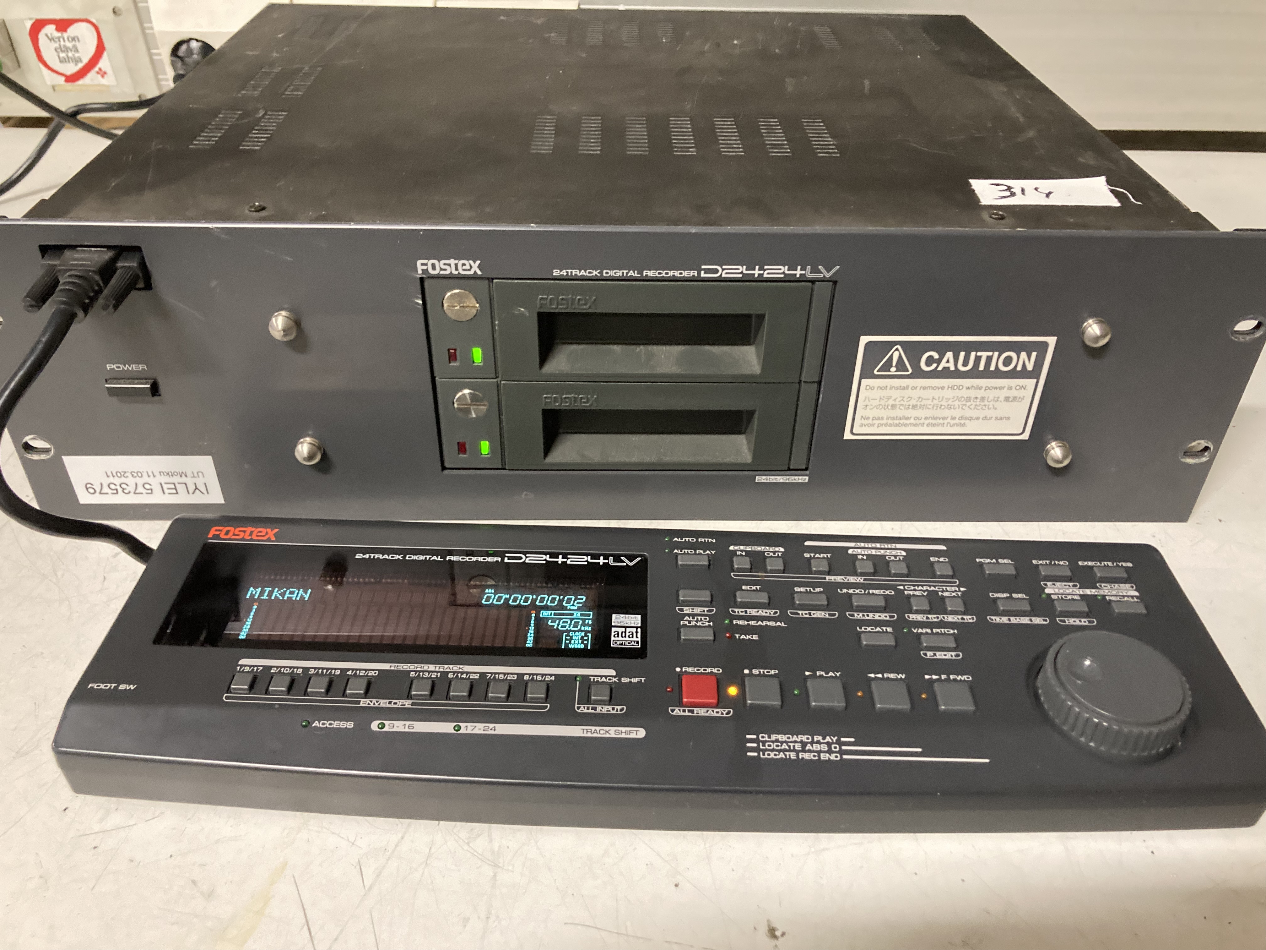 Fostex D2424LV 24トラックレコーダー【値下げしました】 Fostex D2424LV 24-Track Recorder 24-Bit 96kHz | zZounds