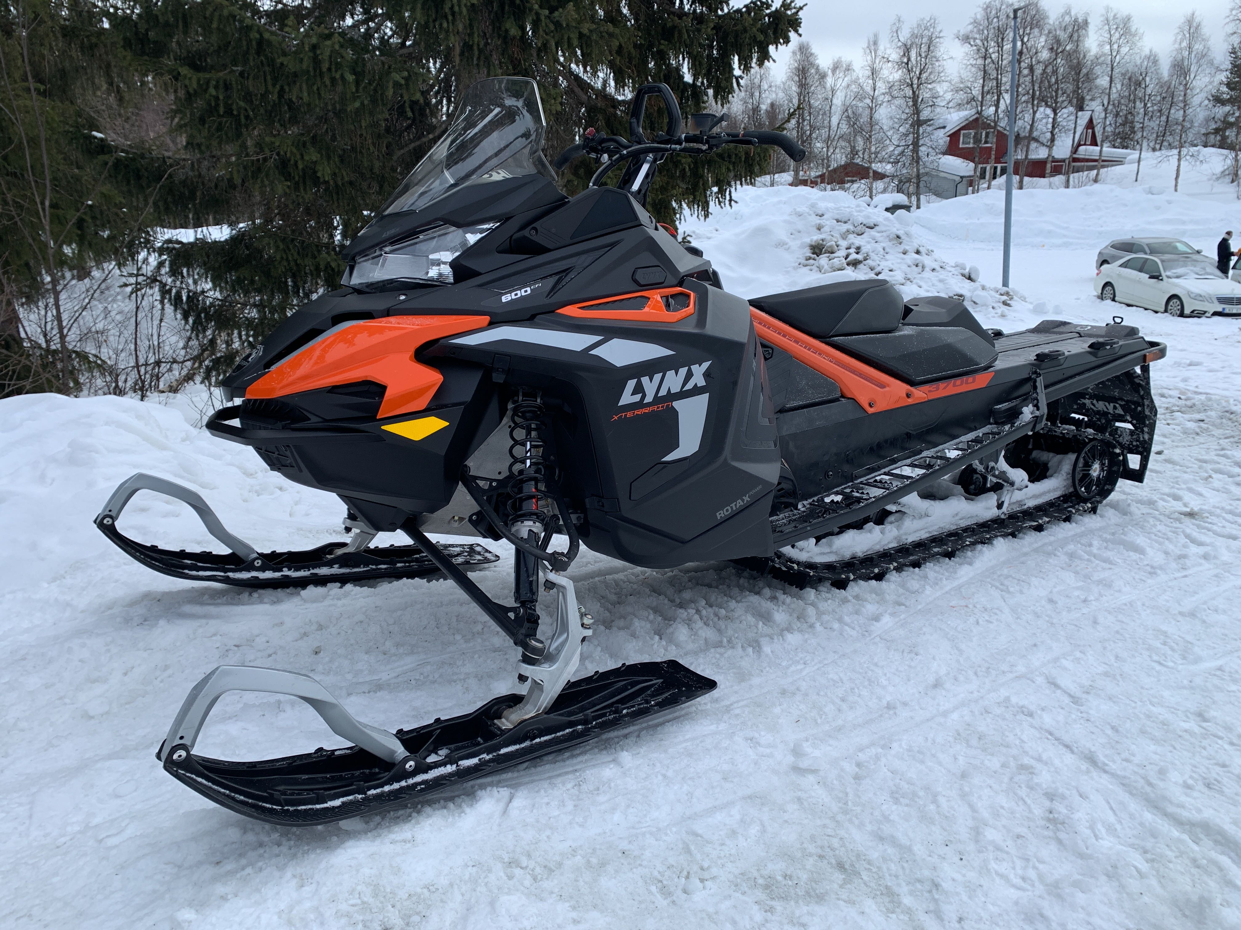 Snowmobile Lynx Xterrain STD 3700 600EFI - PS Auction - We value