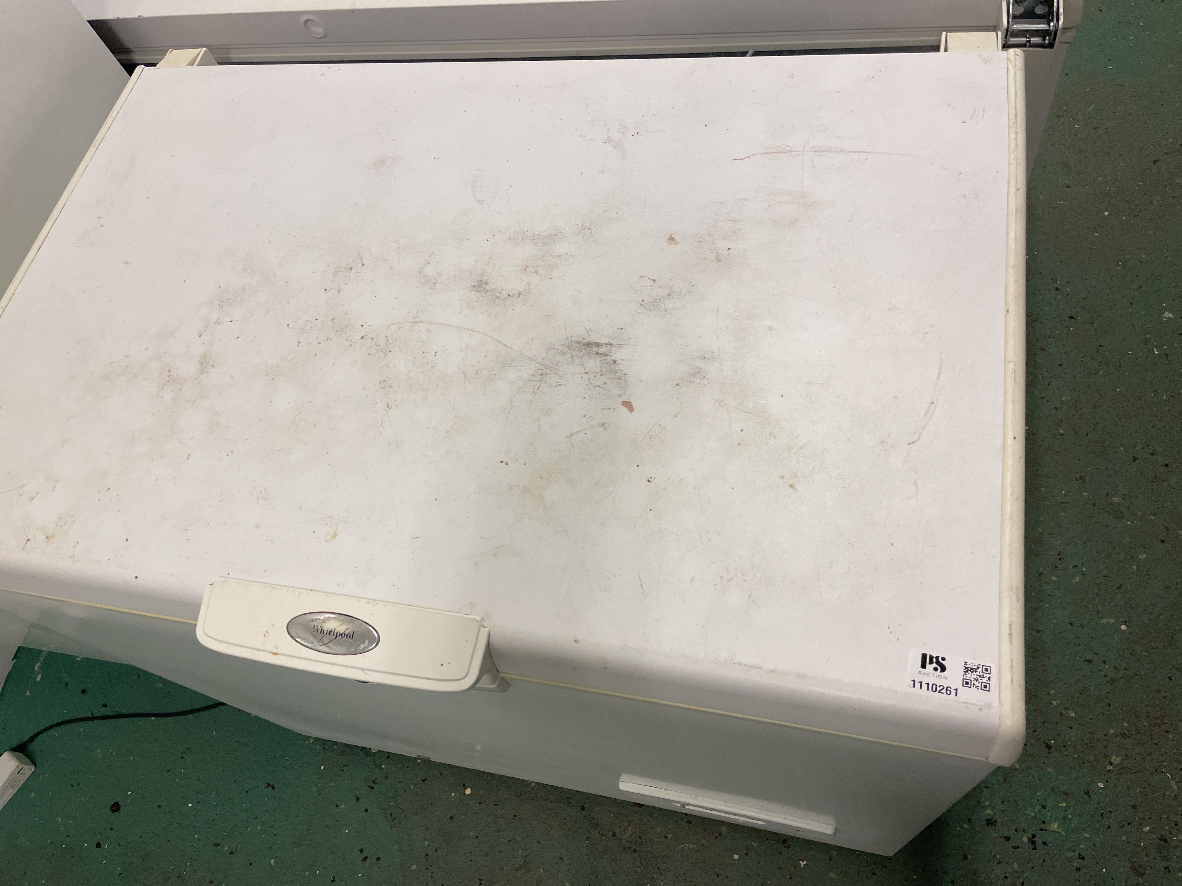 Freezer box 258 liters - Whirlpool AFG 6262-B - PS Auction