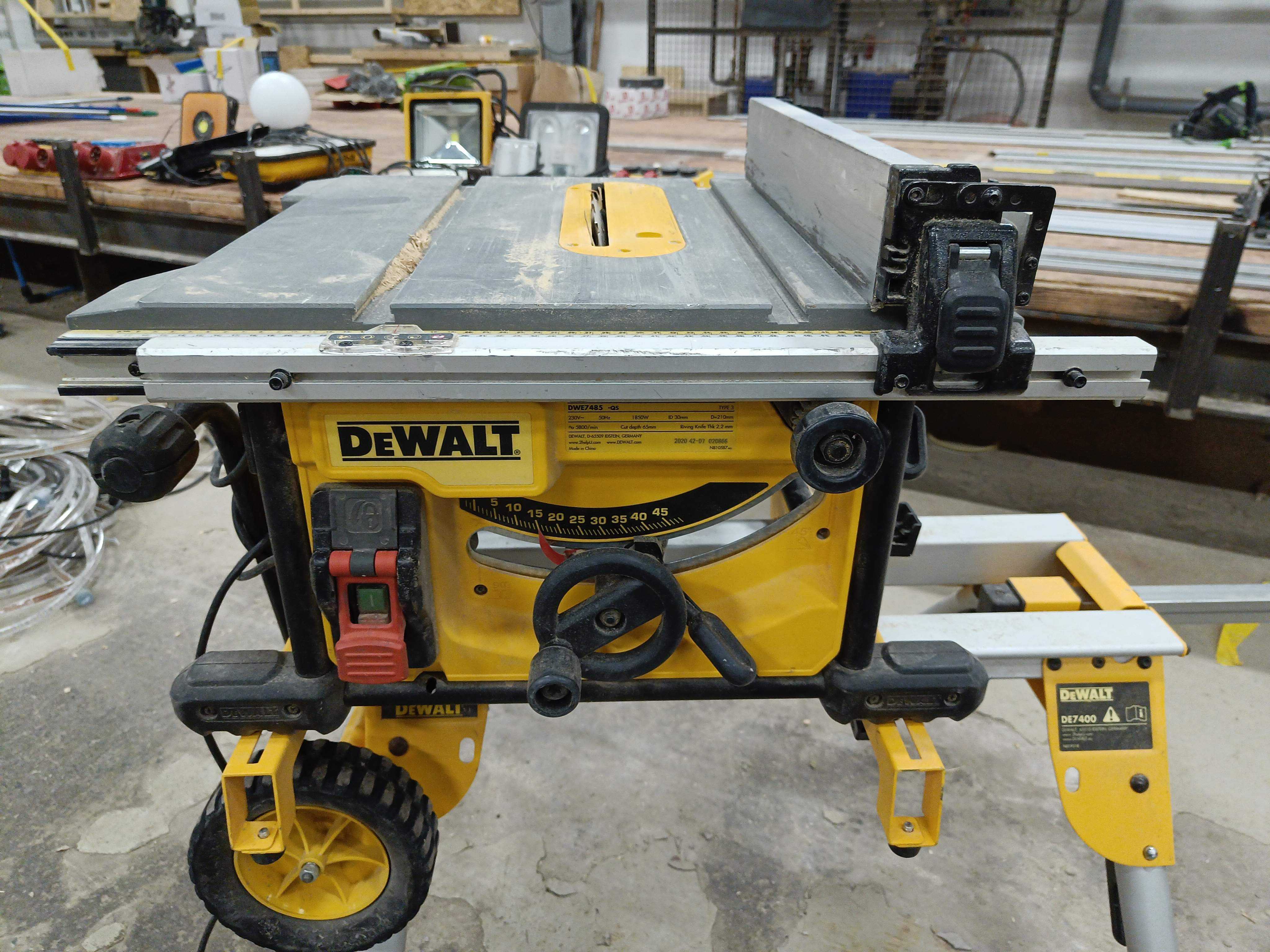 Klyvsåg DeWalt DWE7485 - Auktioner online - Nätauktioner ...