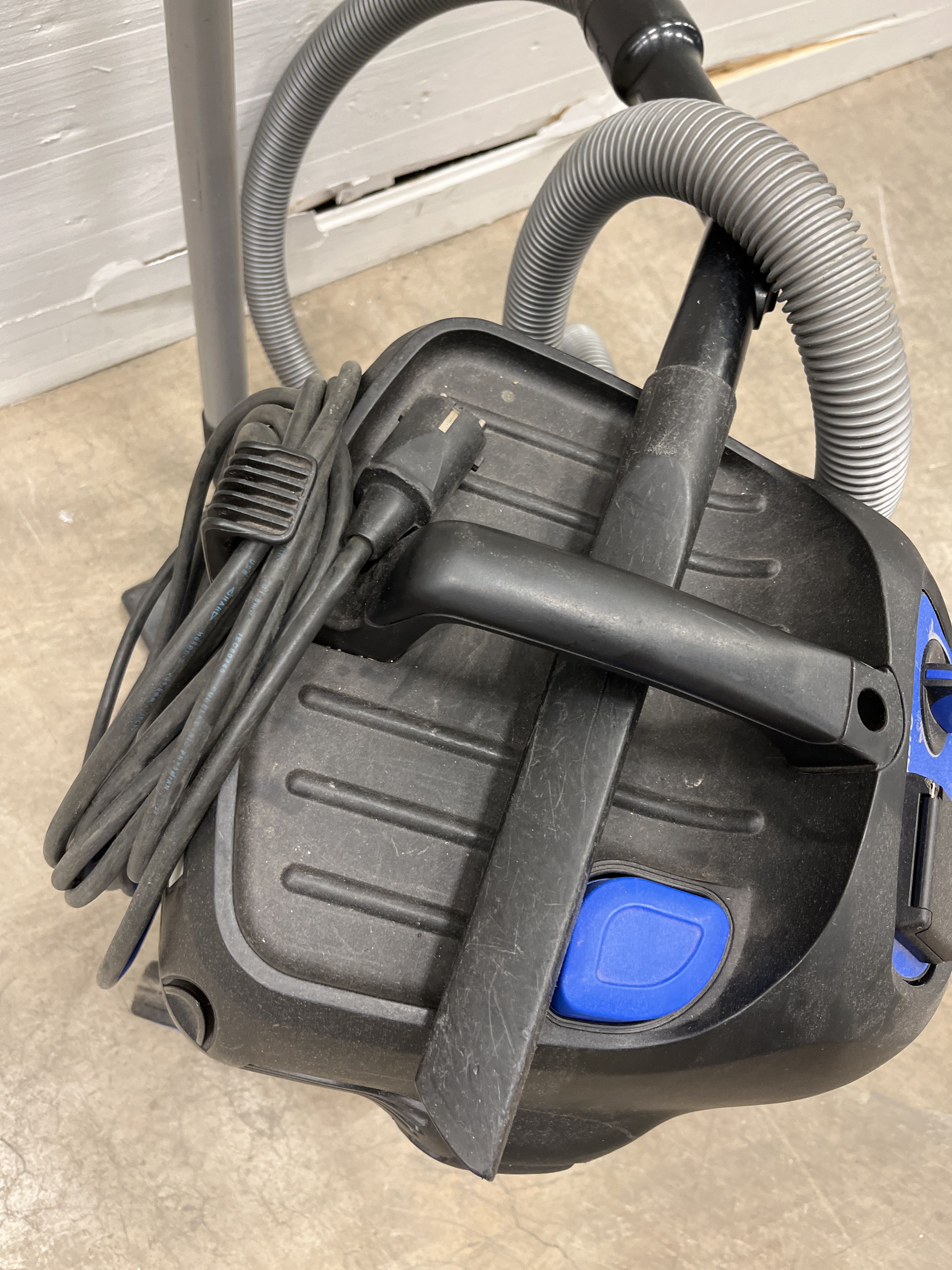 Rough vacuum cleaner Alto Attix 3 PS Auction We value the future Largest in net auctions