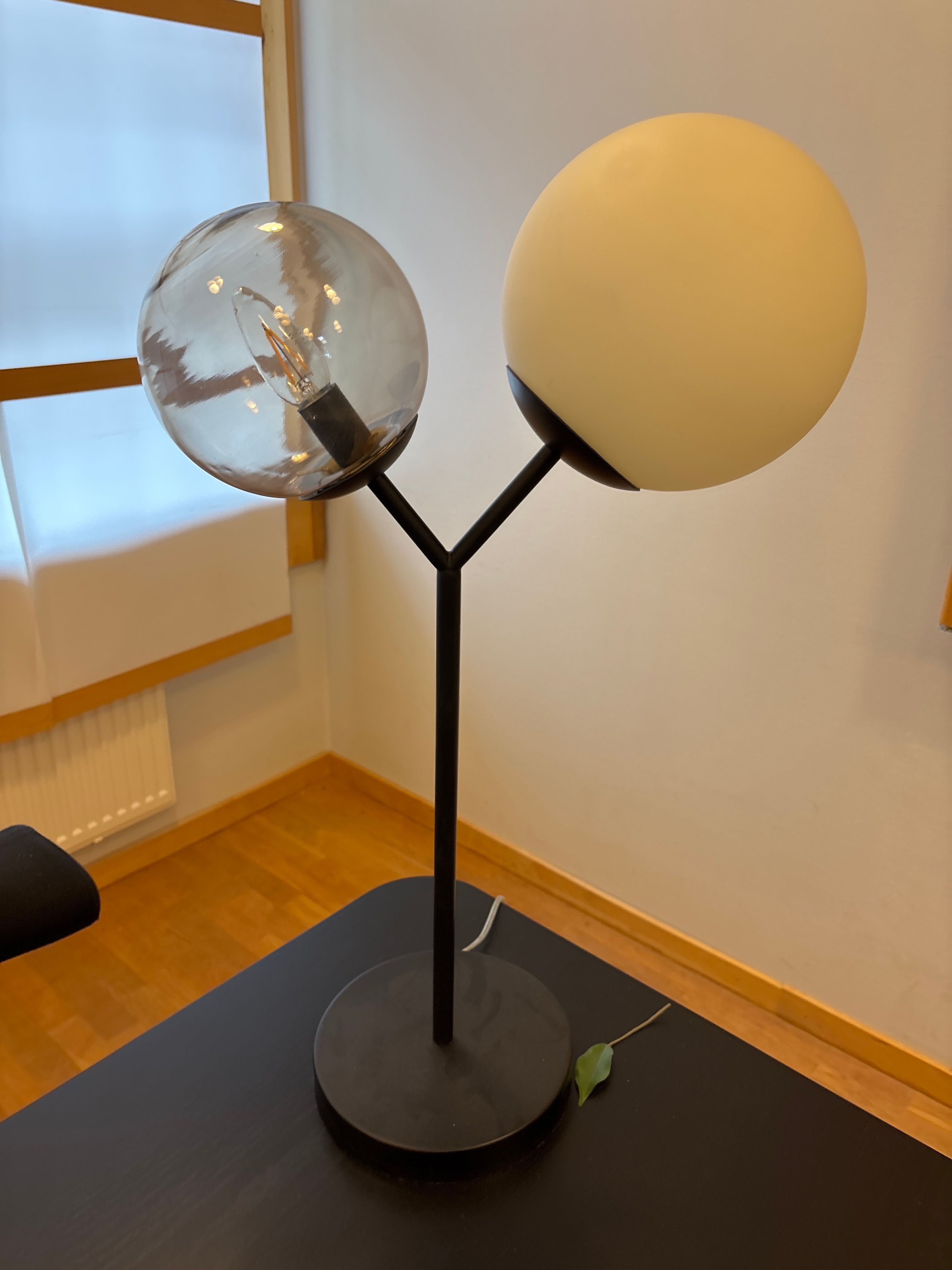 Office furniture, as shown in pictures - PS Auction - We value the ...