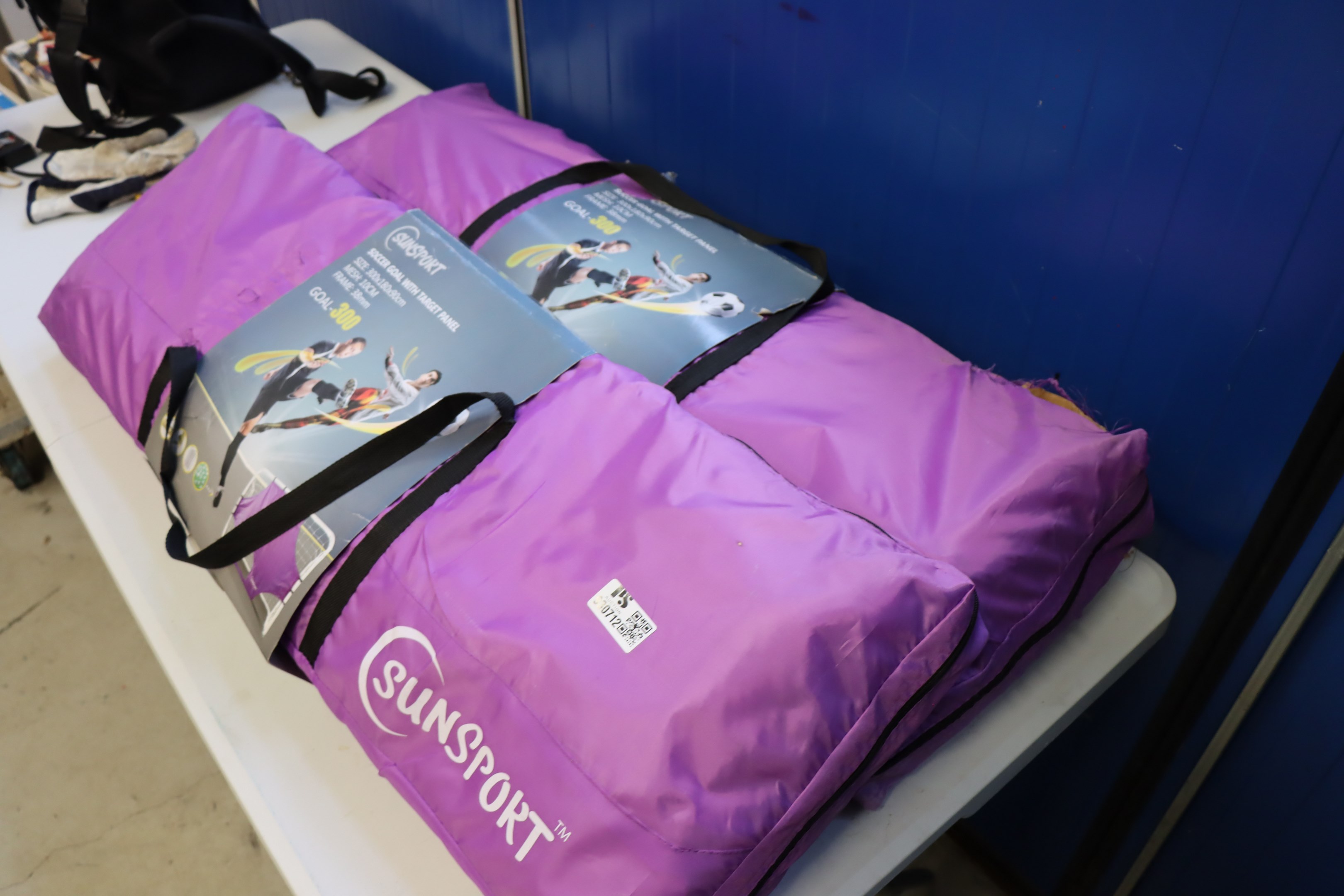 2 soccer goals PS Auction We value the future Largest in net auctions