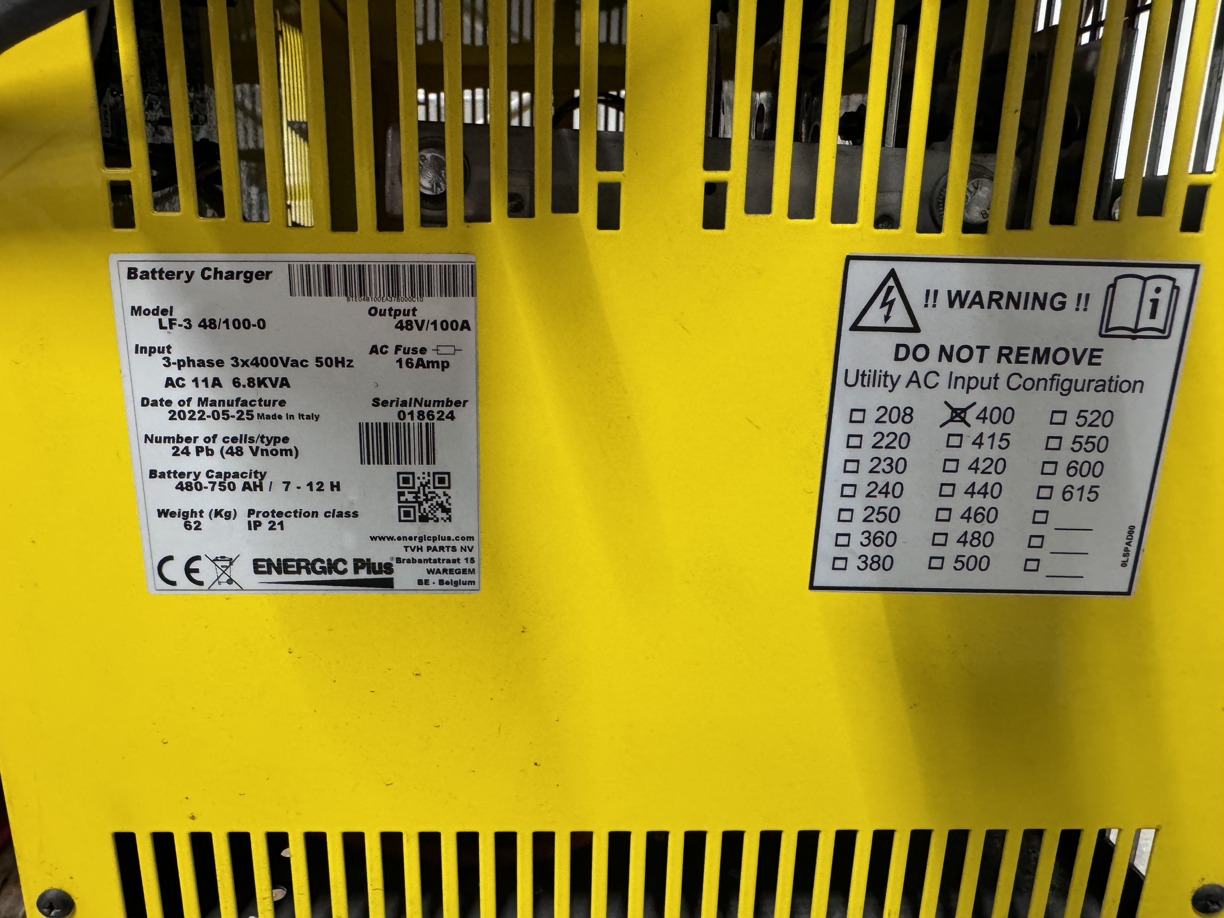 Hanhin Garage Jack and Energic Plus Battery Charger - PS Auction