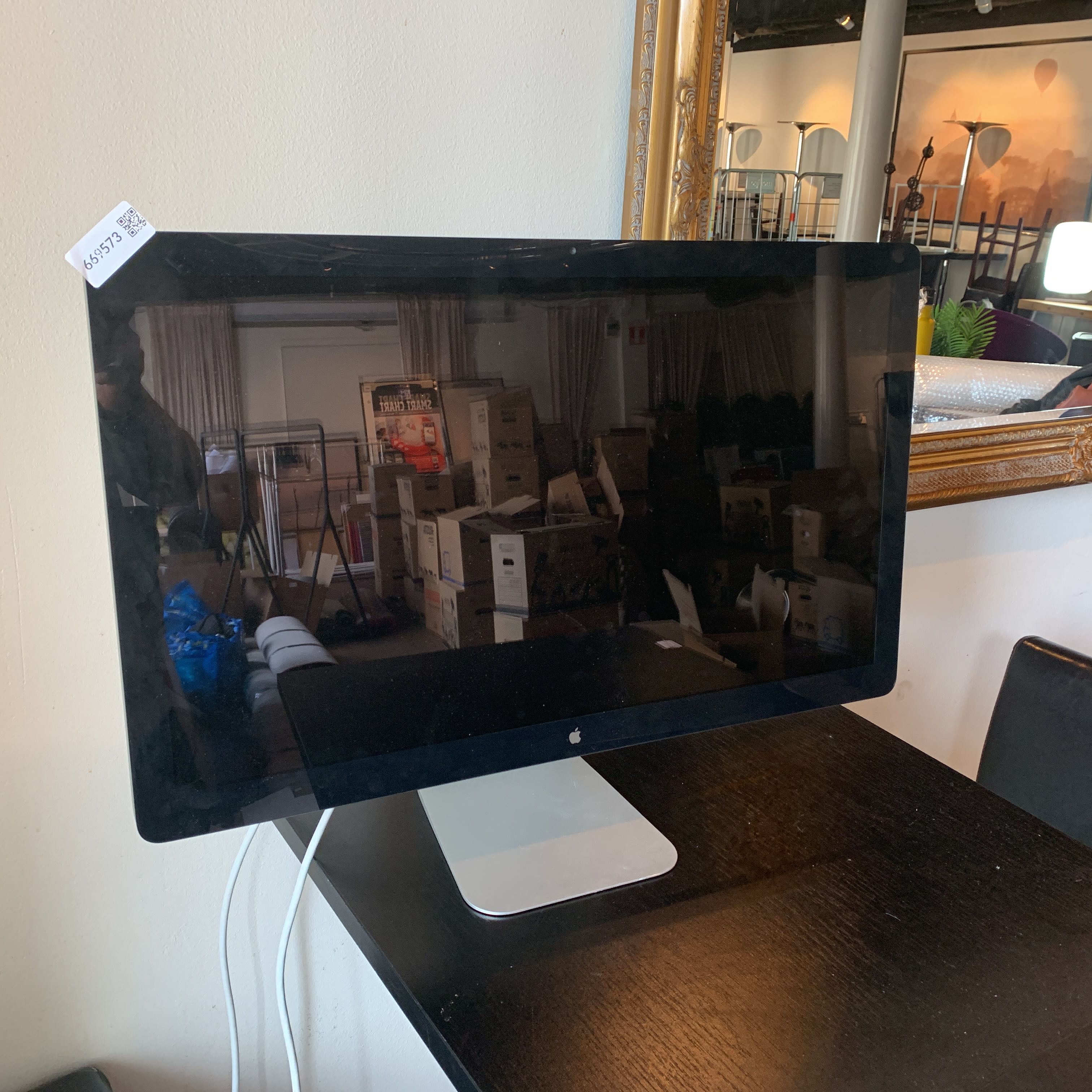 Display Apple Led Cinema Display 27 Ps Auction We Value The Future Largest In Net Auctions