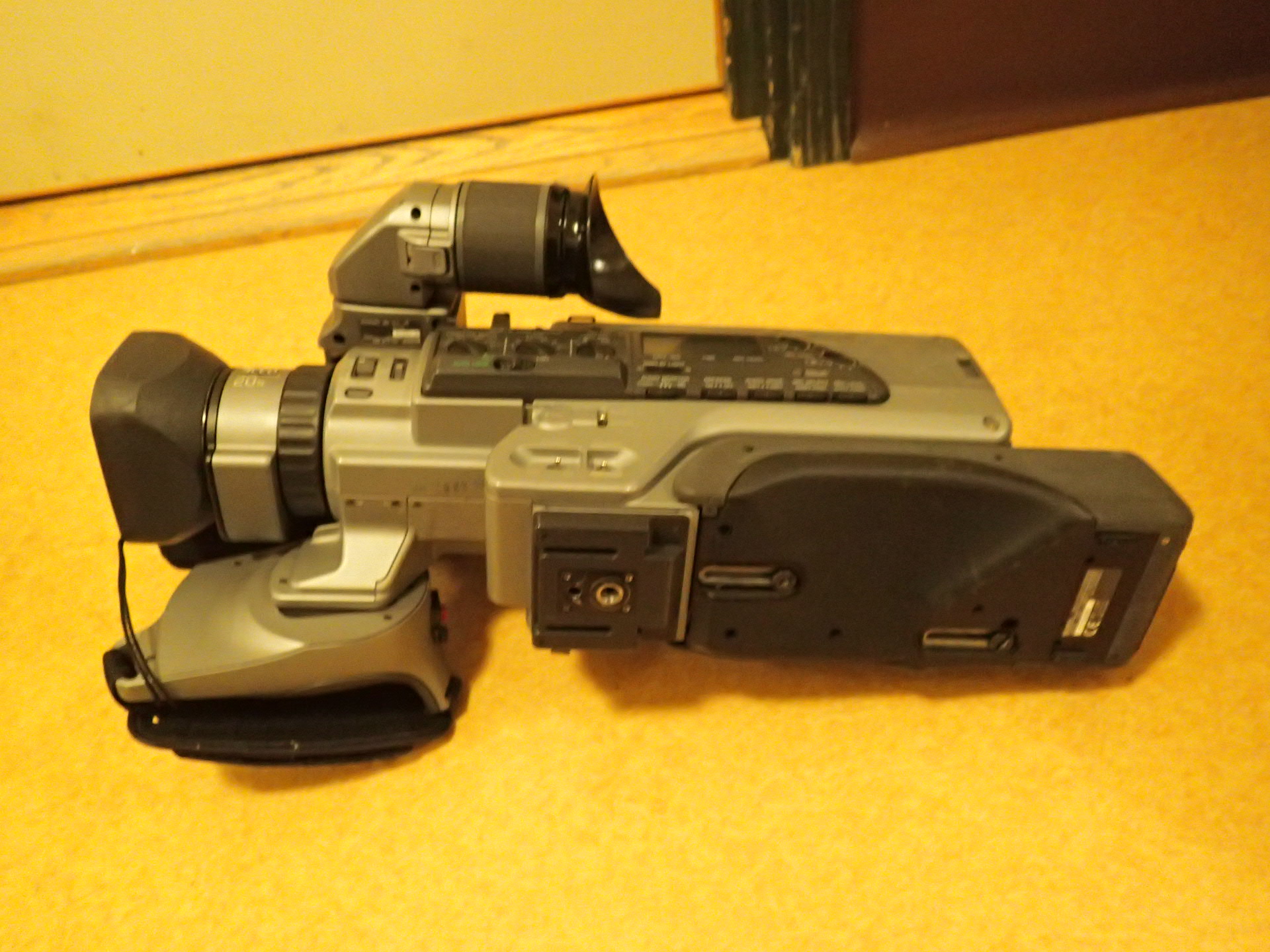 VCR cameras and editing equipment PS Auction We value the future