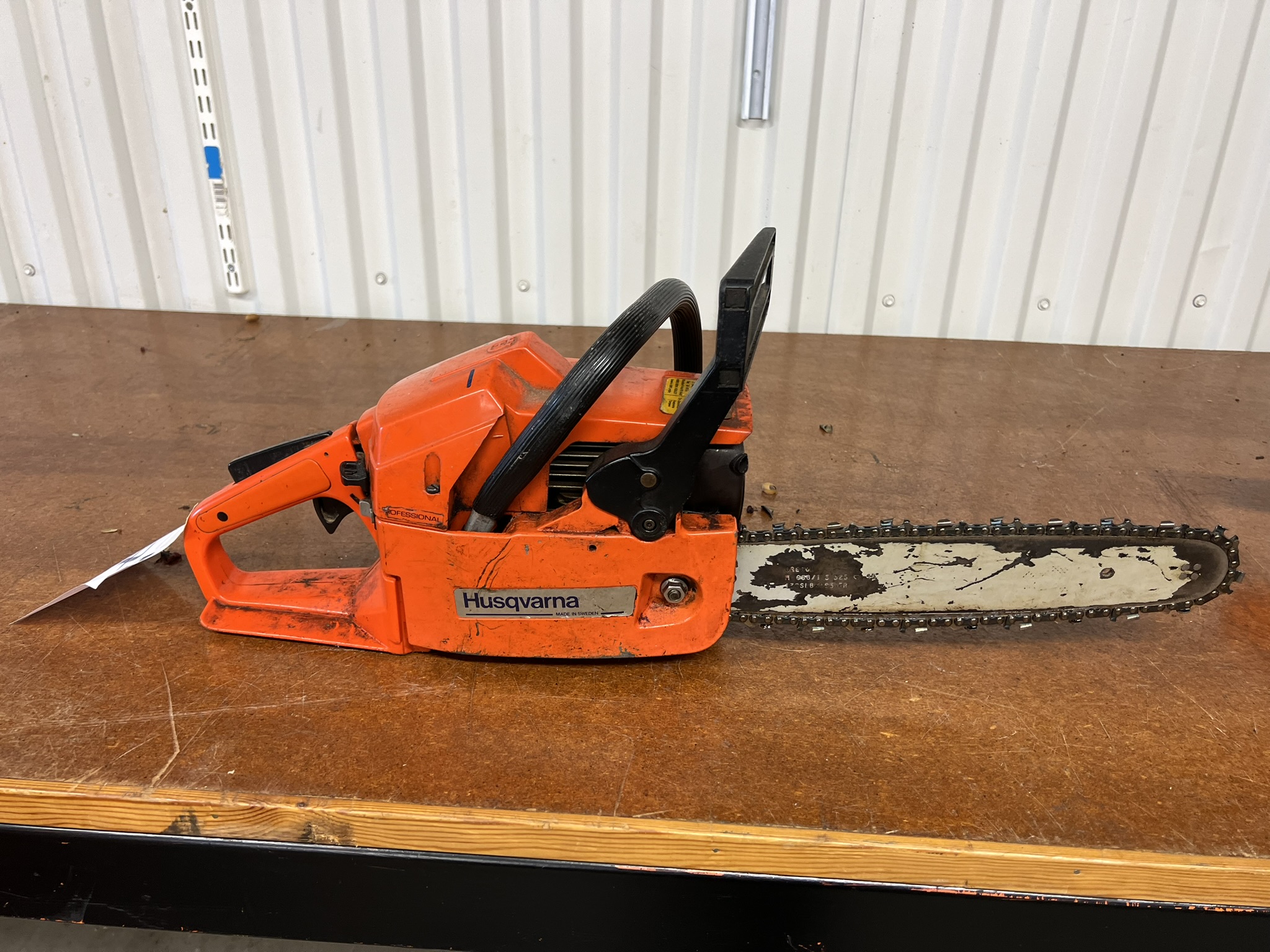 Chainsaw Husqvarna 242 G - PS Auction - We value the future 