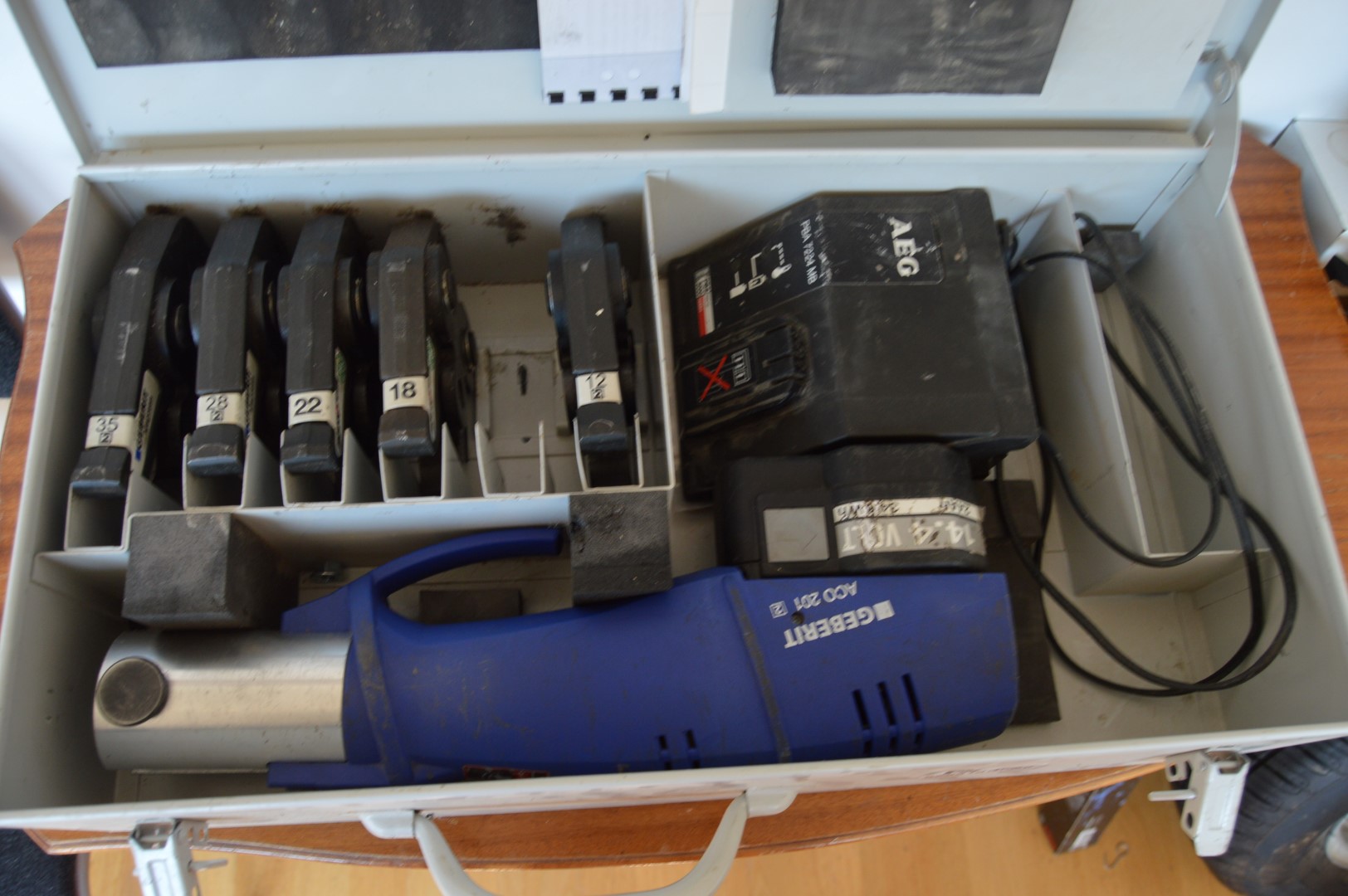 Press tool AEG with 5 press jaws - PS Auction - We value the