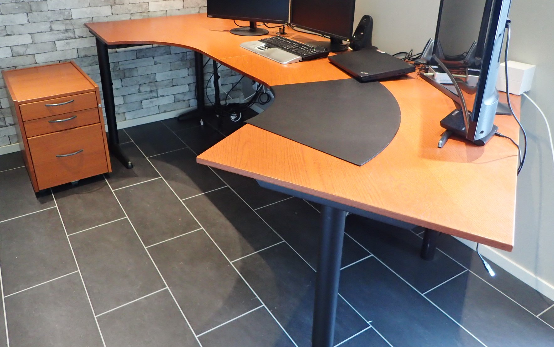 Office furniture PS Auction We value the future Largest in net