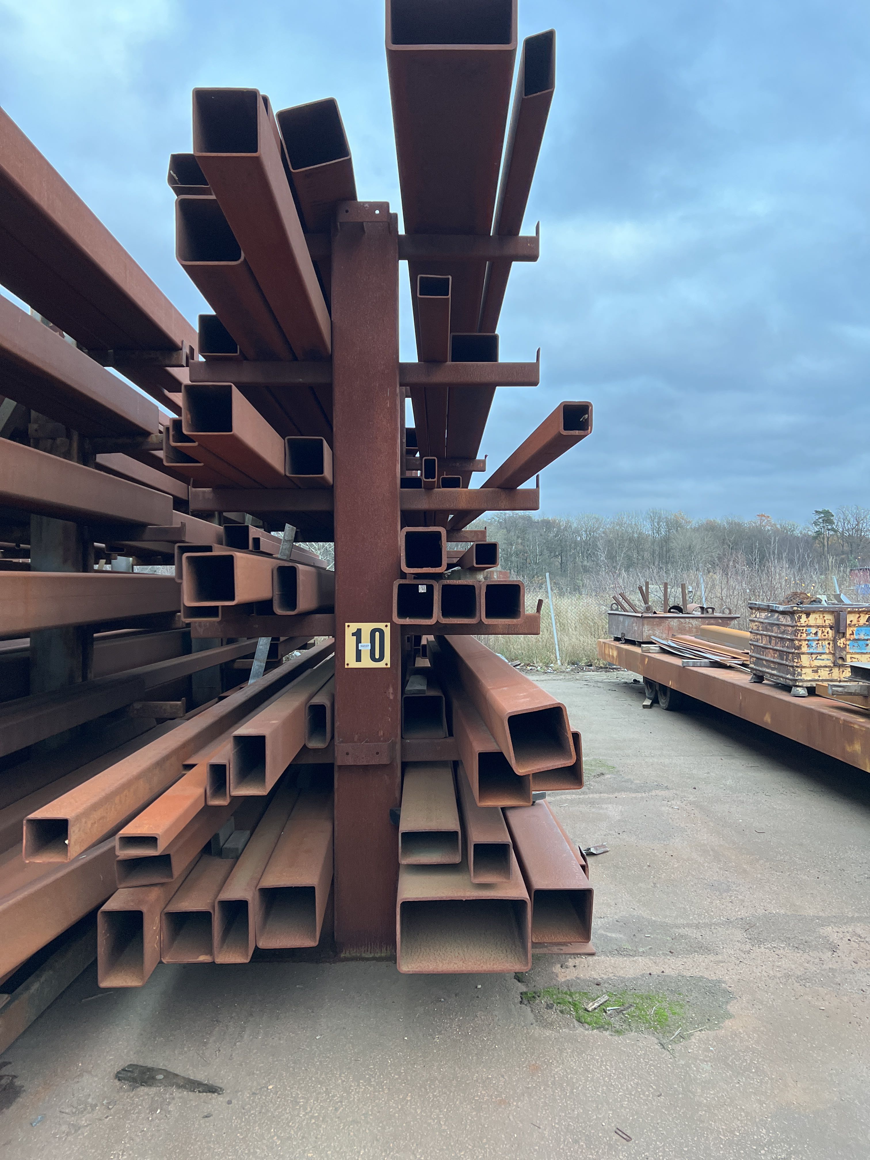 Branch stand, 2 pieces - PS Auction - We value the future - Largest in ...