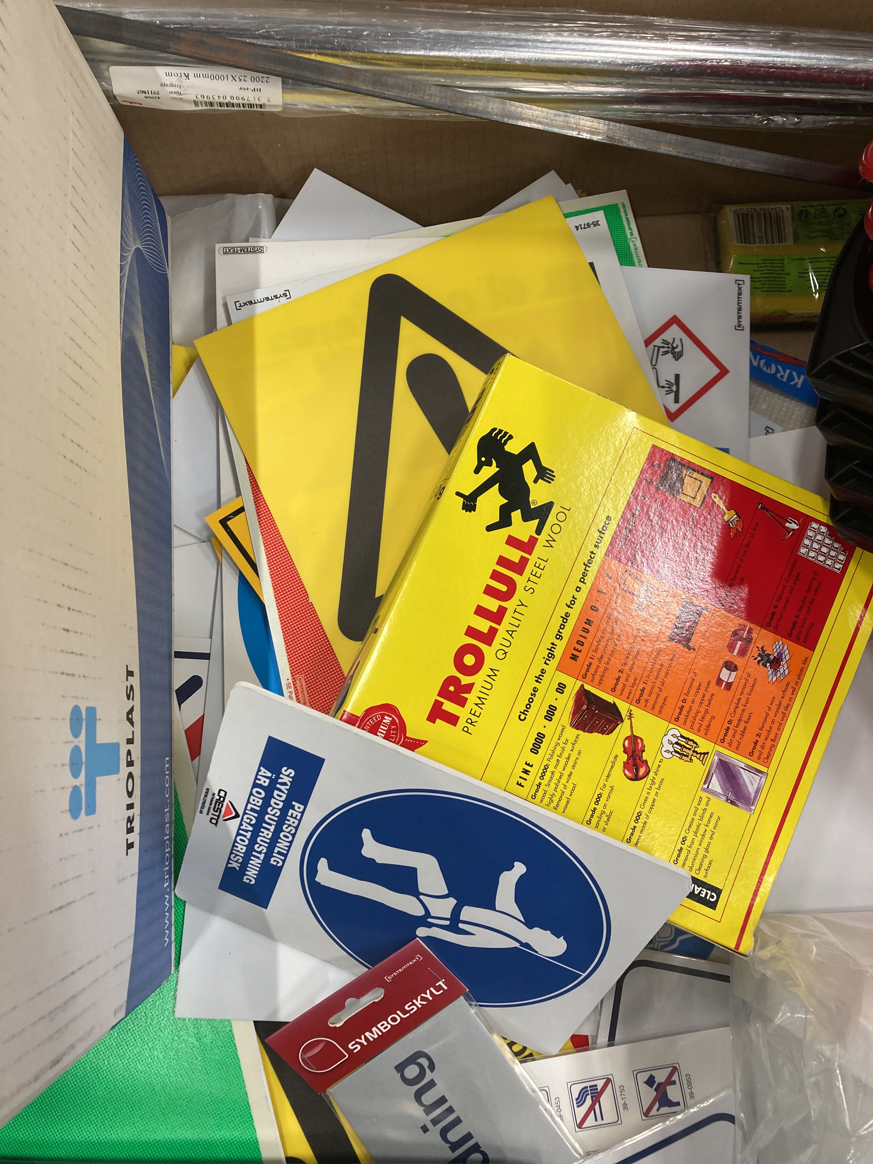 Mailboxes, cleaning products and signs etc. PS Auction We value the