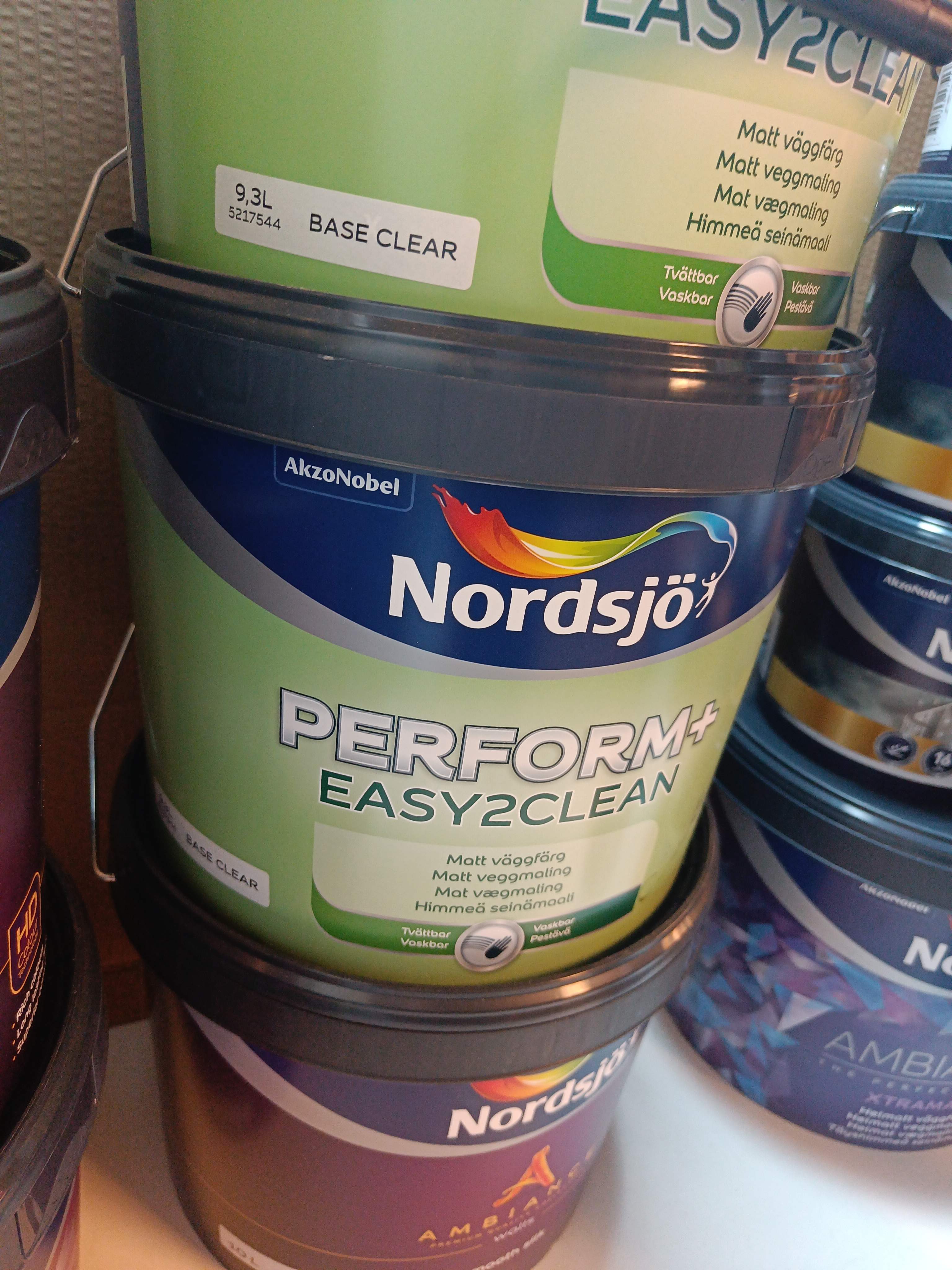 Parti med färg från Nordsjö - Auktioner online - Nätauktioner ...