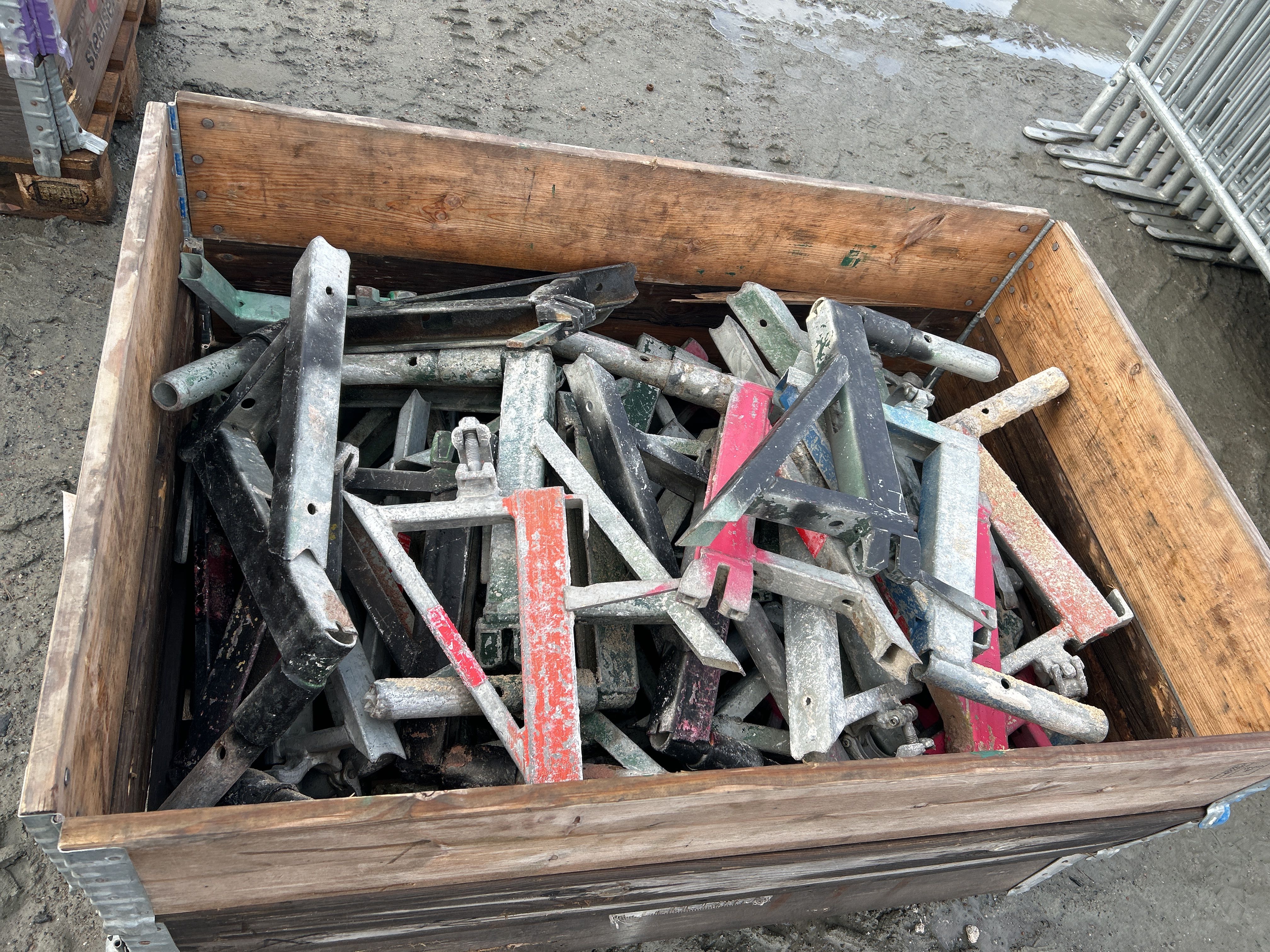 Brackets 50 pcs - 0.39 m - PS Auction - We value the future - Largest ...