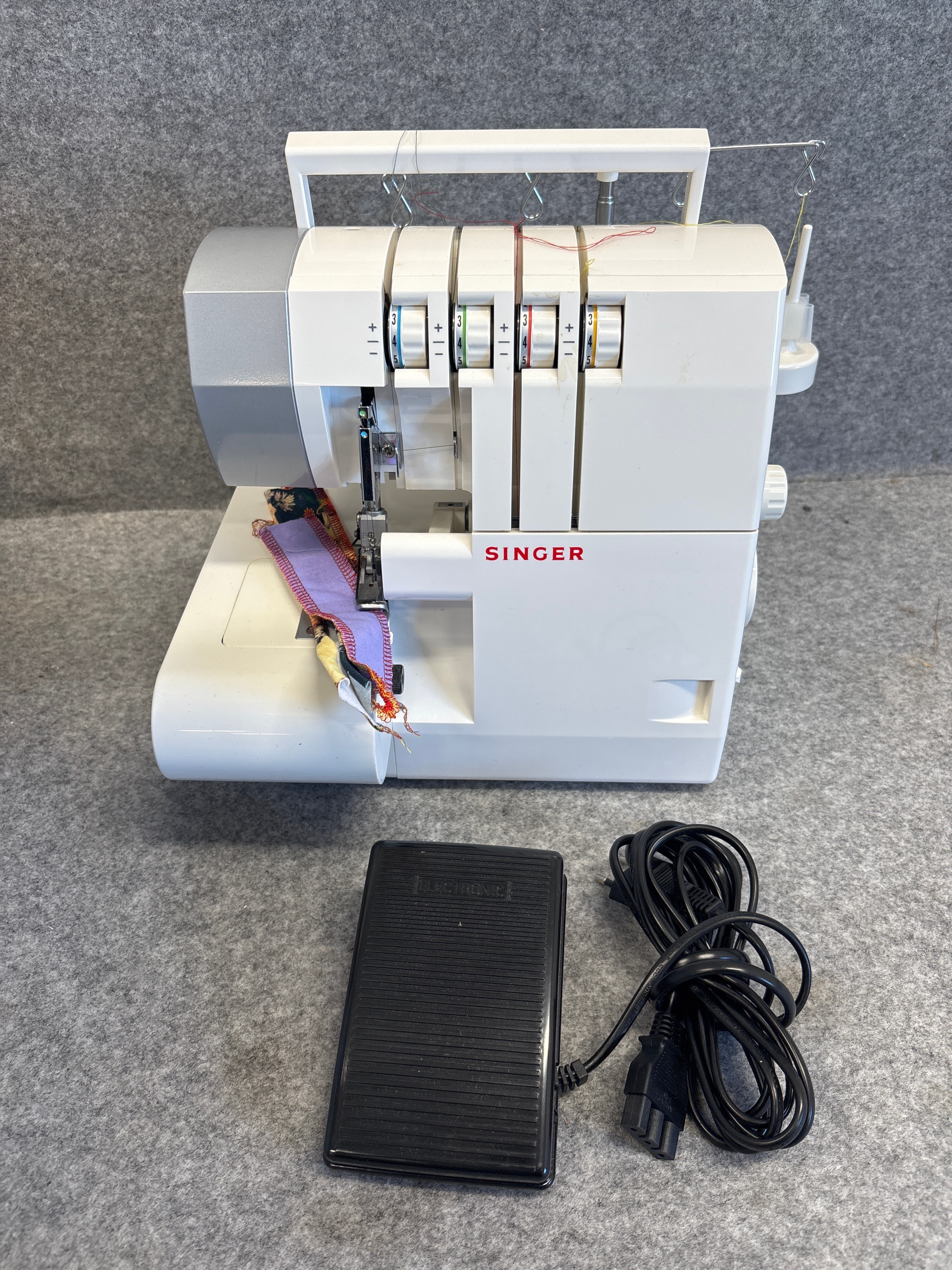 Sewing machine/Overlocker - Singer 14SH754 - PS Auction - We