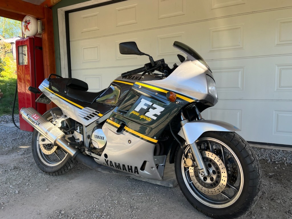 Kit Disques D'embrayage AKIBO Pour Yamaha FZR 750 R Genesis (1987-1988) - Neuf, Référence YH 125006