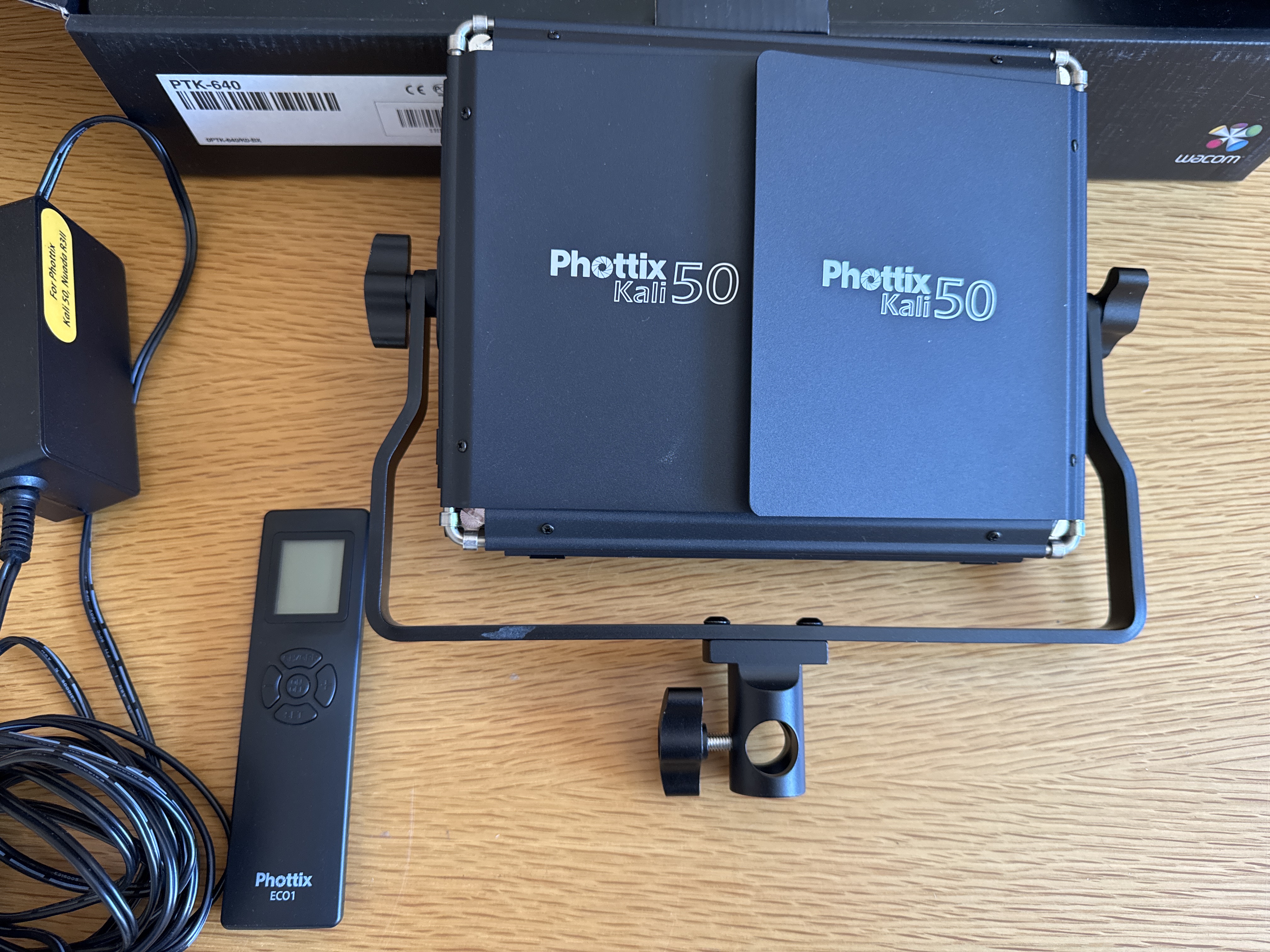 Phottix Kali 50 & Intuos 4 drawing tablet - PS Auction - We value the ...