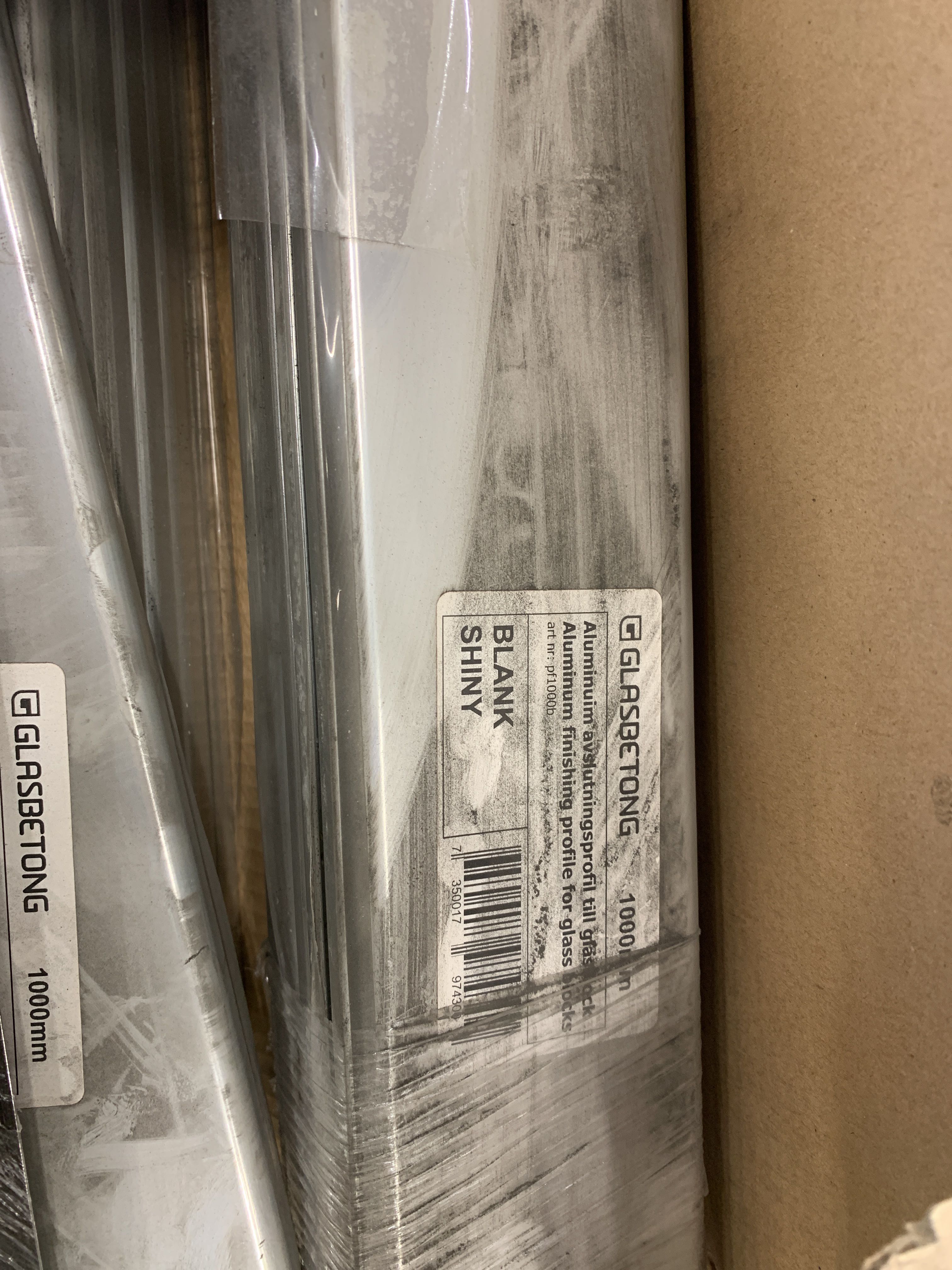 Various assembly articles for glass concrete blocks PS Auction We value the future Largest