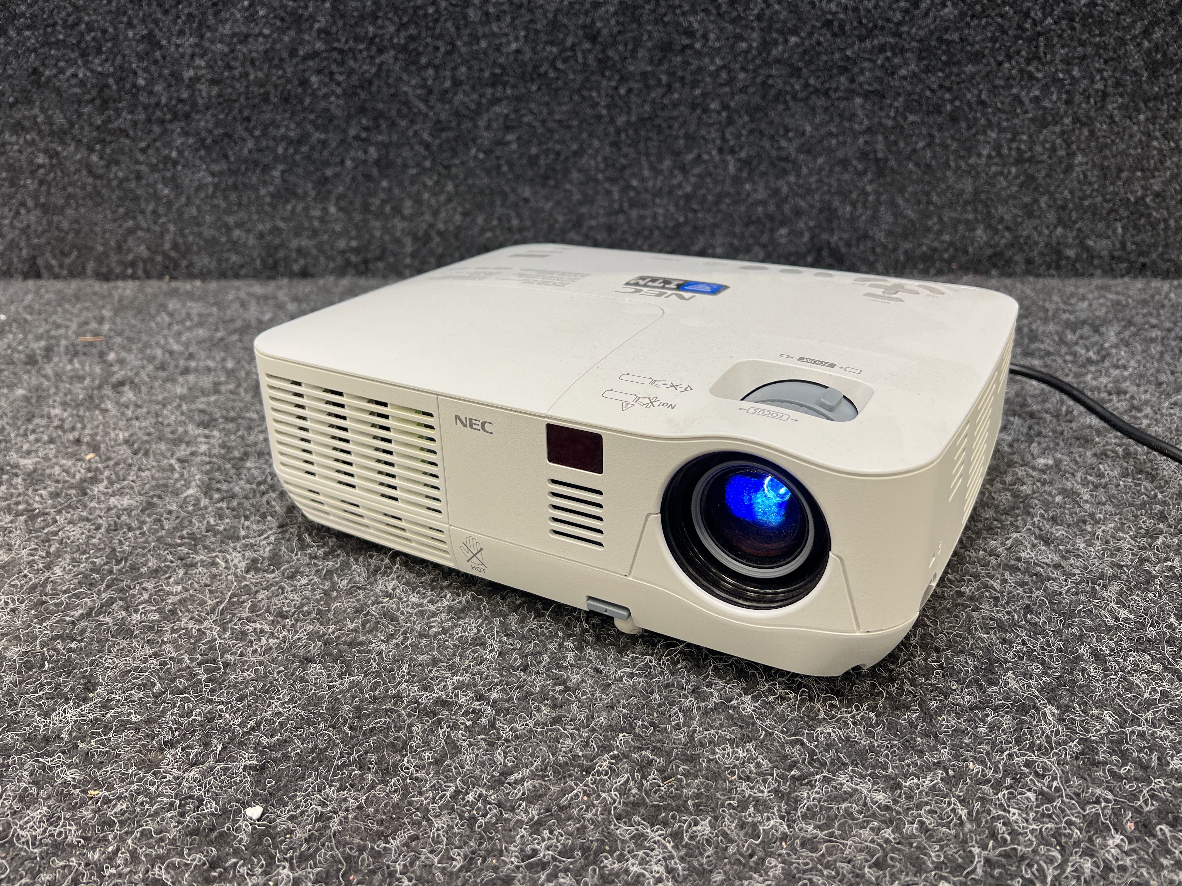 NEC NP-V300W プロジェクター　映像 Nec V300W WXGA DLP