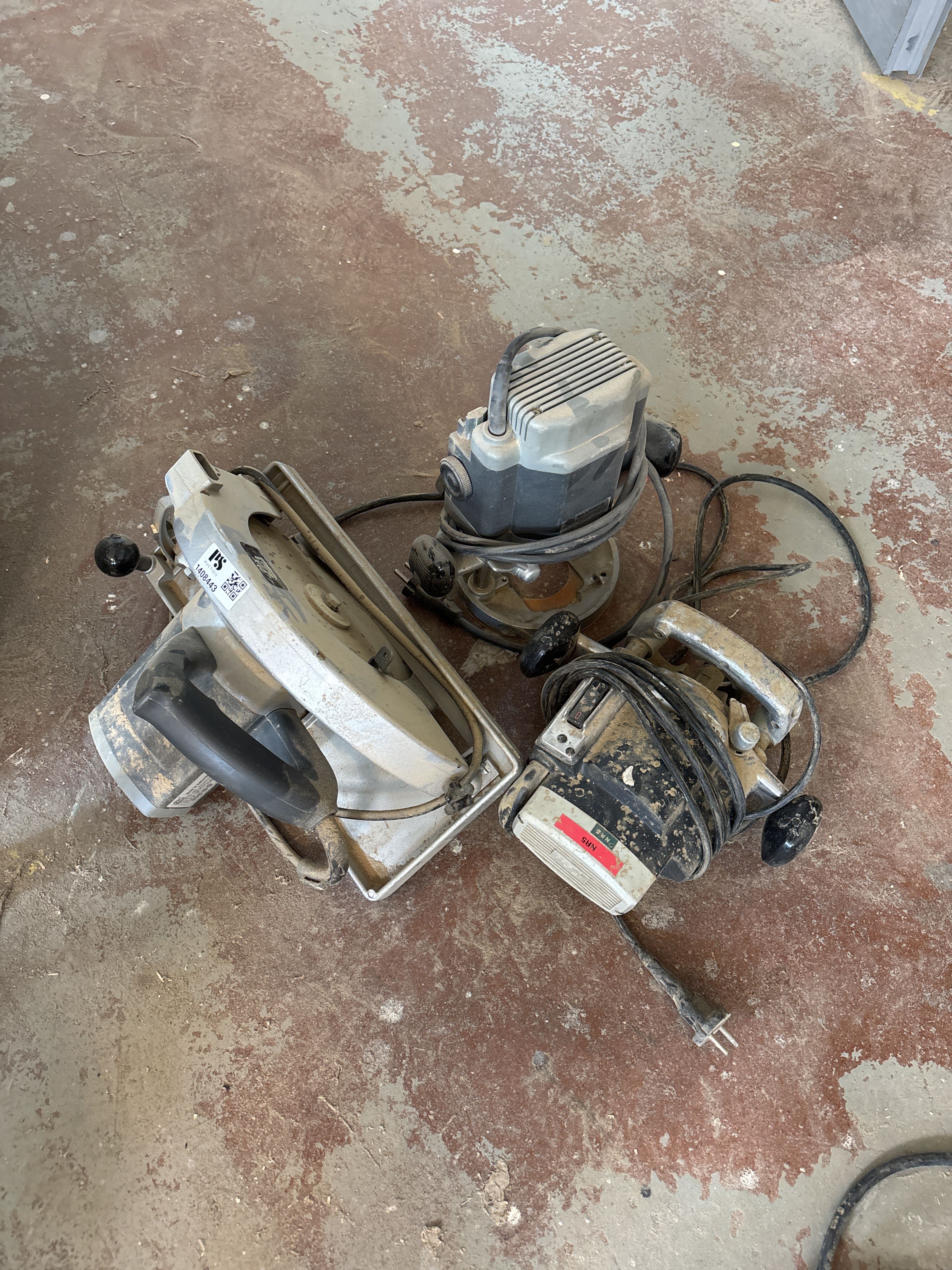 Crosscut saw, router and hand router - Elu - PS Auction - We value the ...