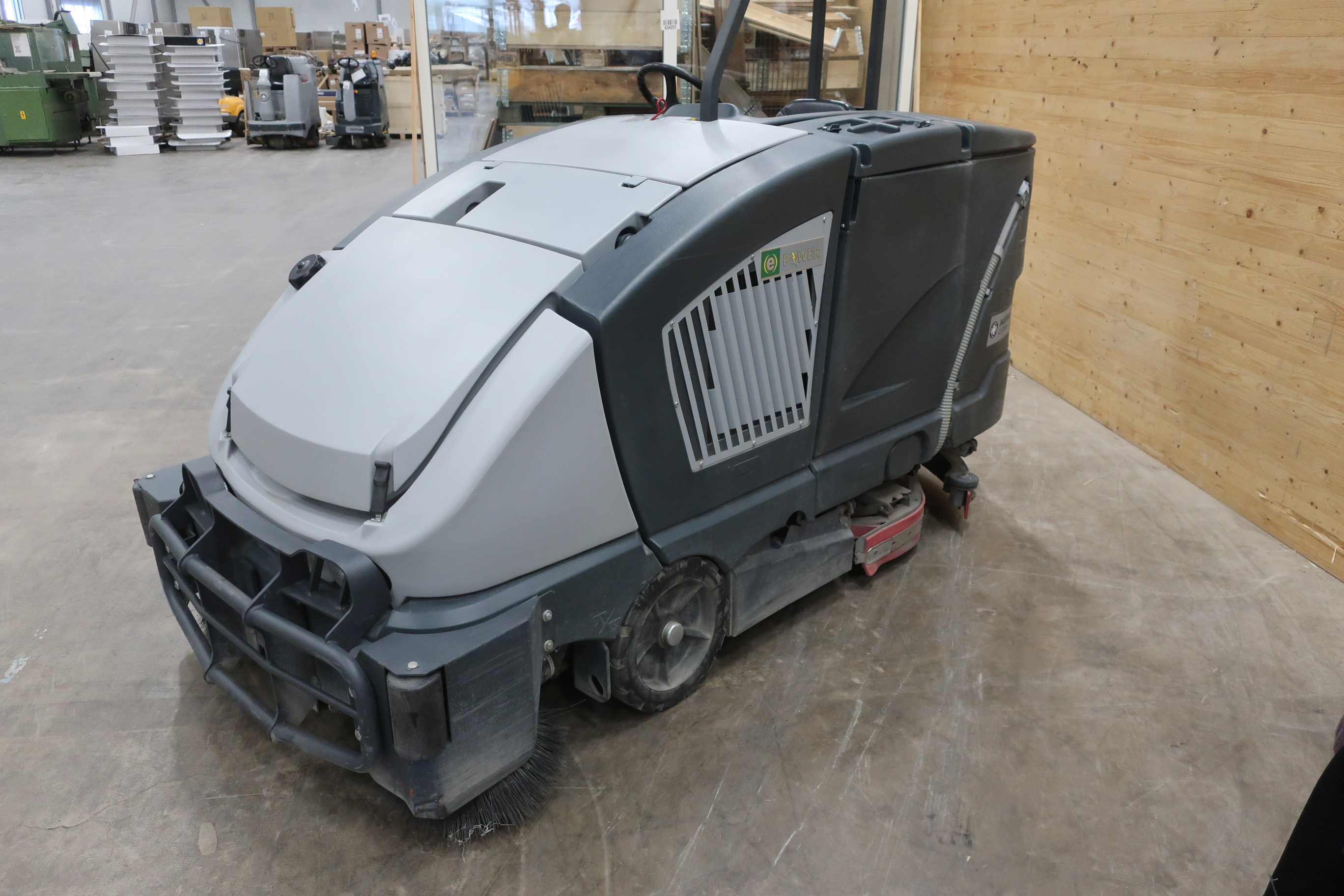 Combined sweeper & scrubber Nilfisk CS 7000 36V 2011 PS Auction