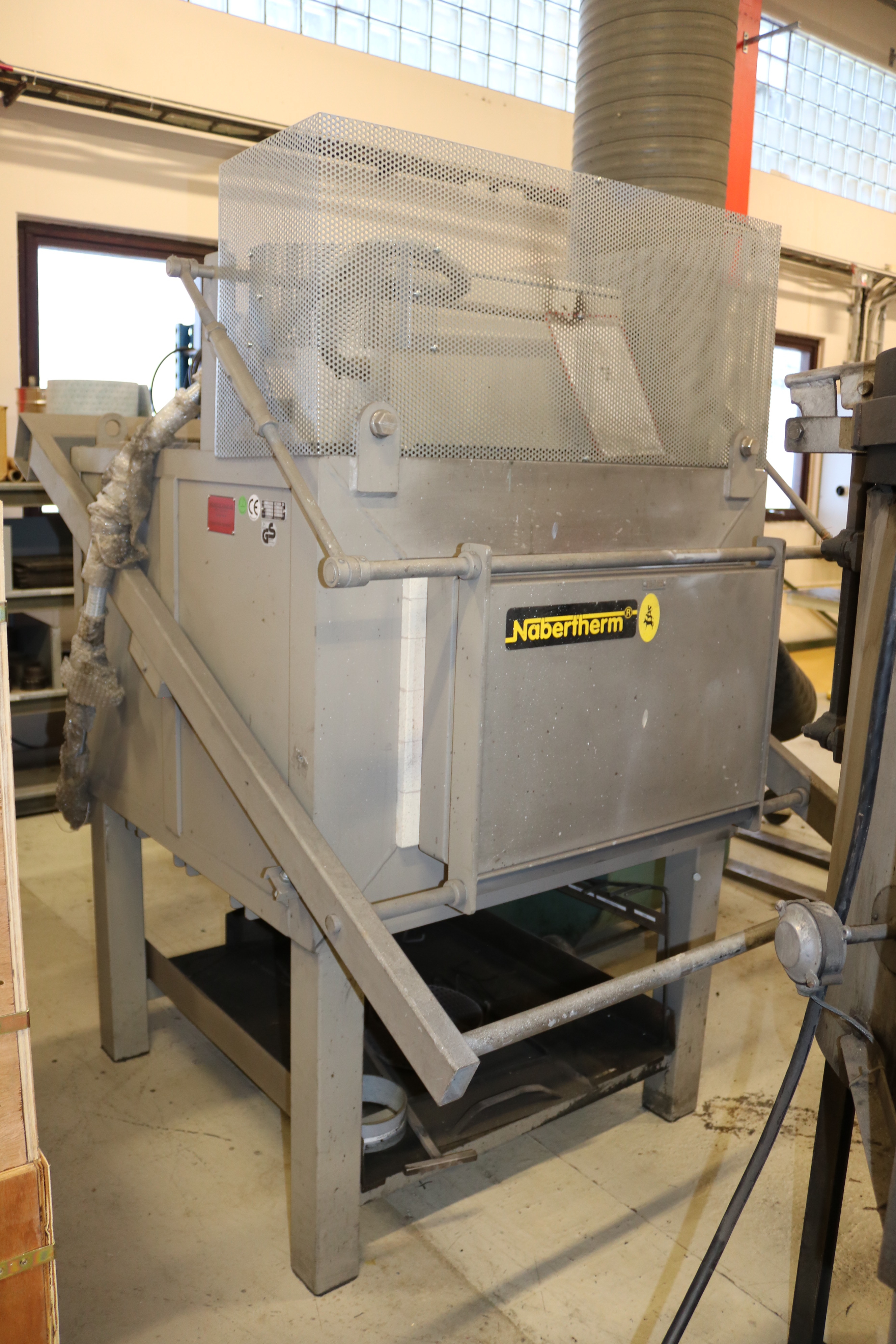 Hardening furnace Nabertherm N81. (1996) - PS Auction - We value