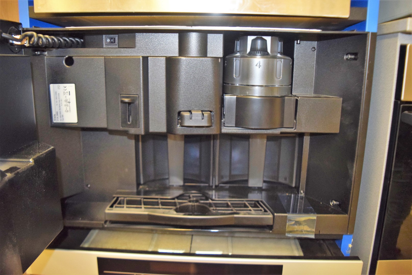 Coffee machine Miele CVA 2660 - sample 
